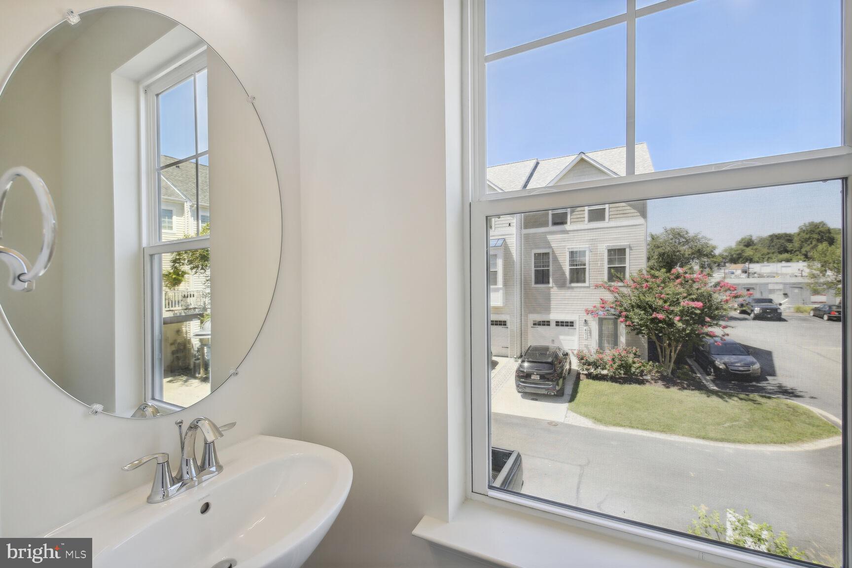 DEEP HARBOUR - Residential