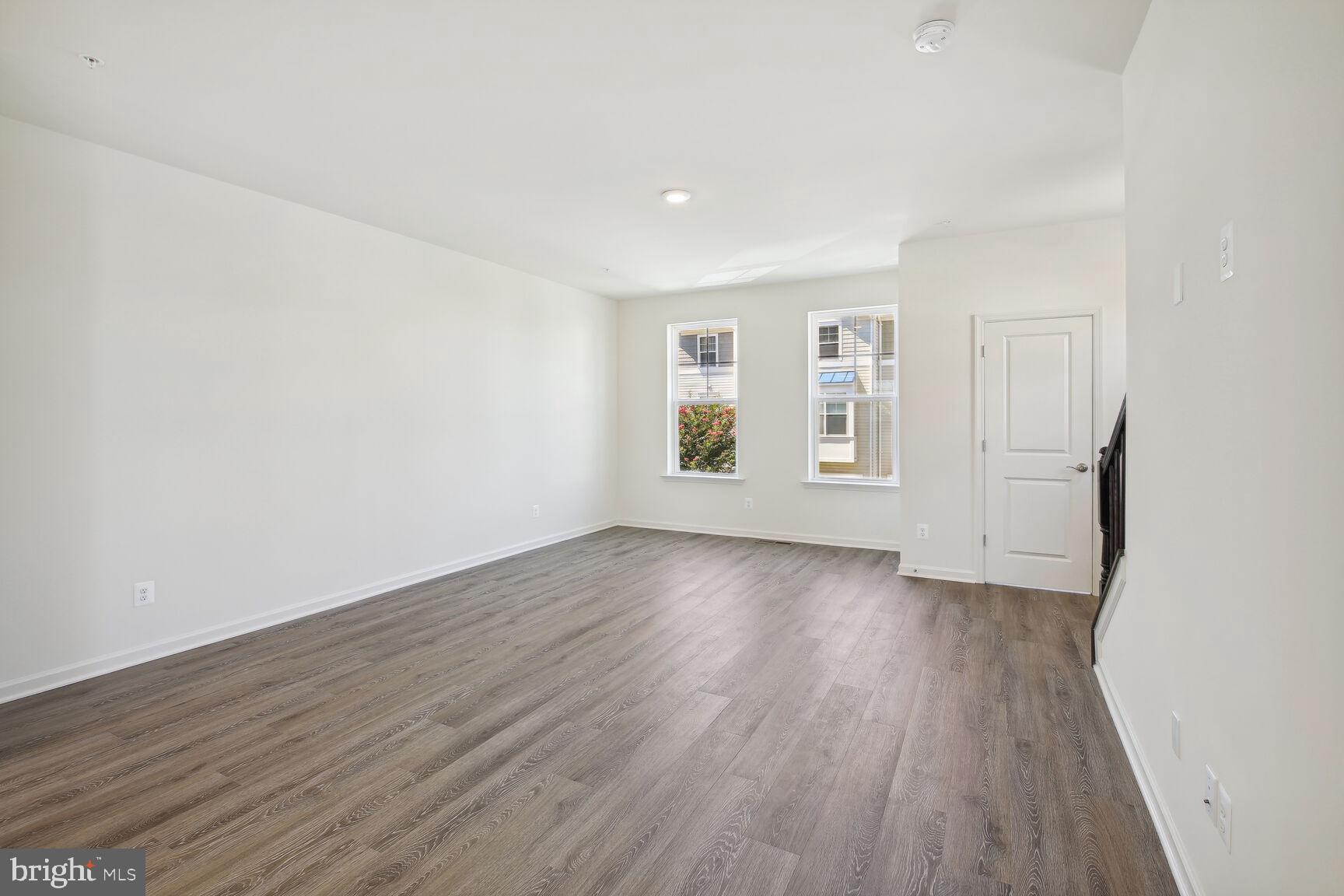 DEEP HARBOUR - Residential