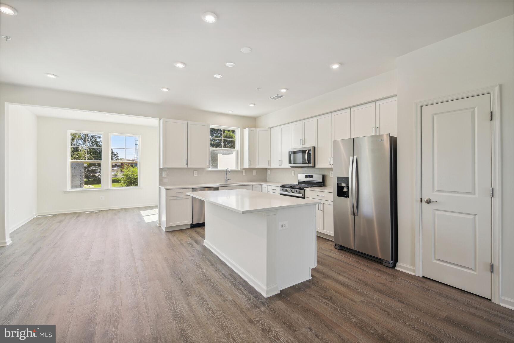 DEEP HARBOUR - Residential