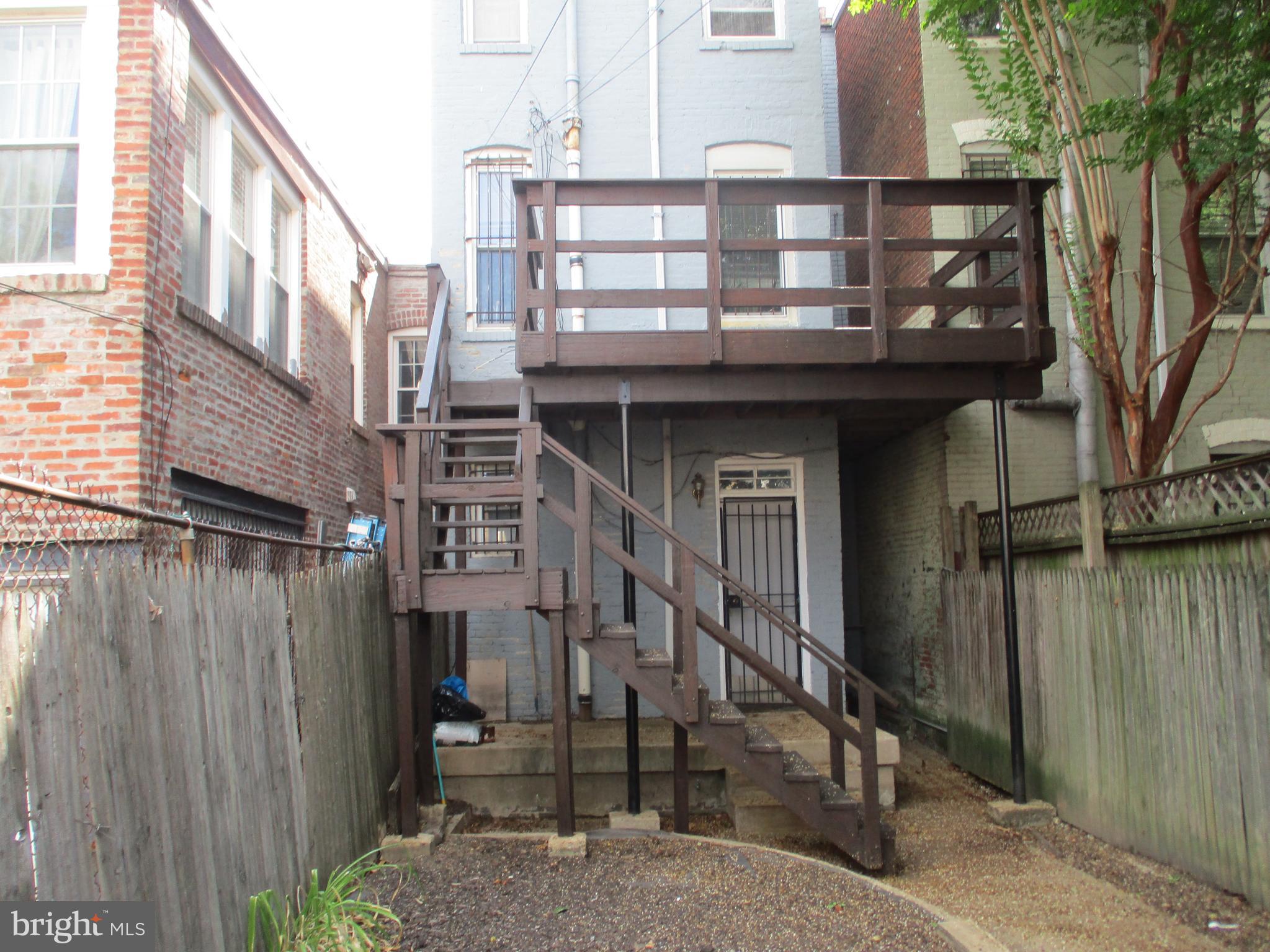 826 5TH STREET NE