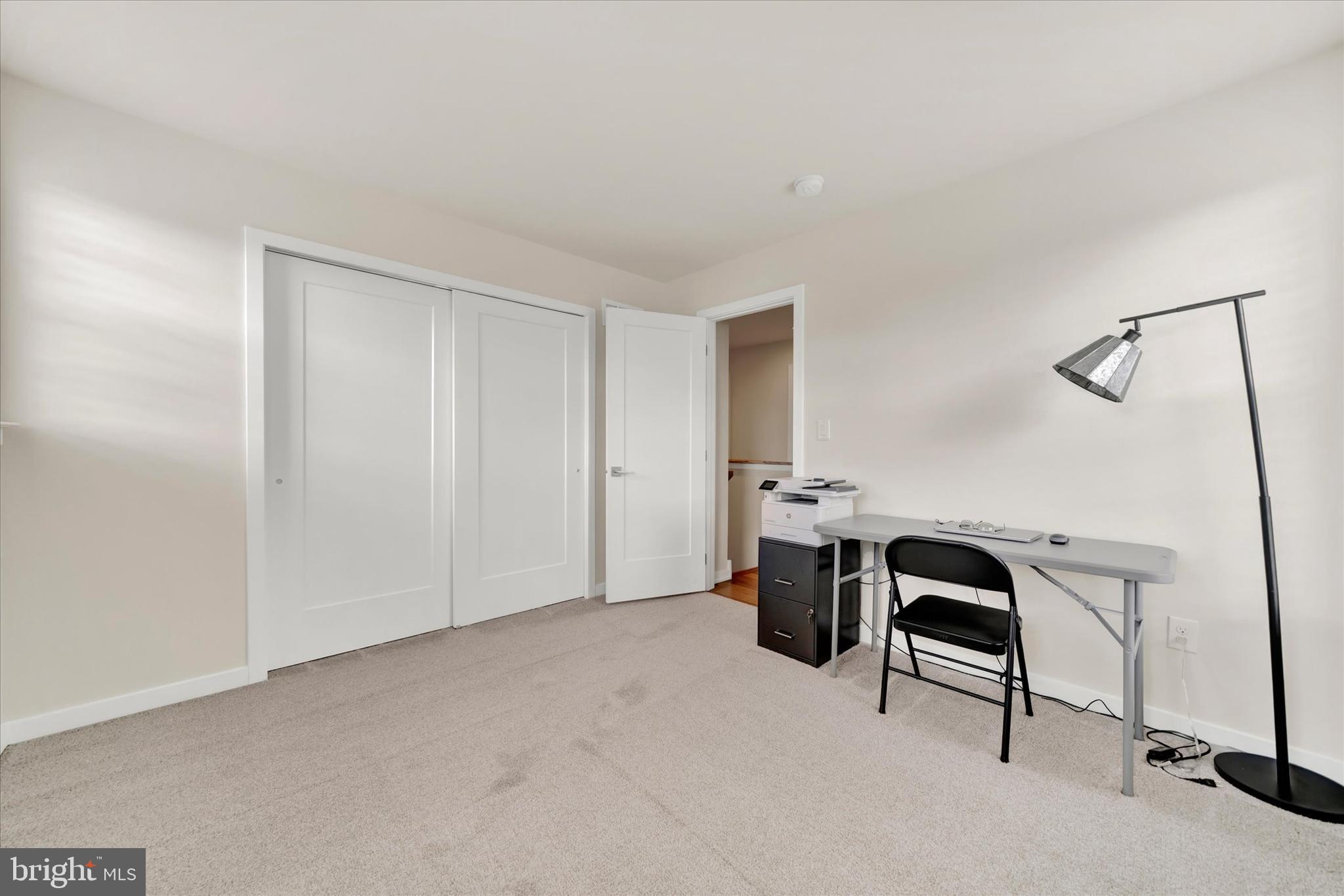 TWIN LAKES - Residential