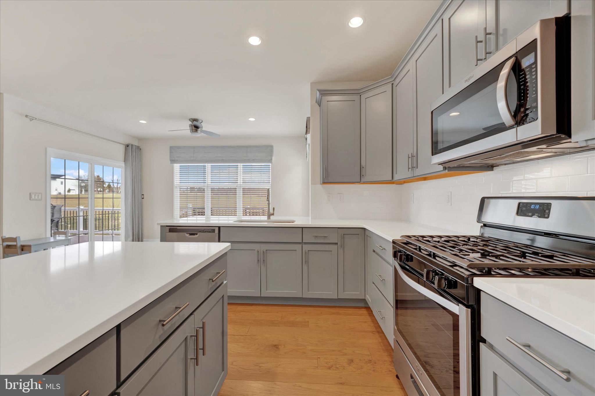 TWIN LAKES - Residential