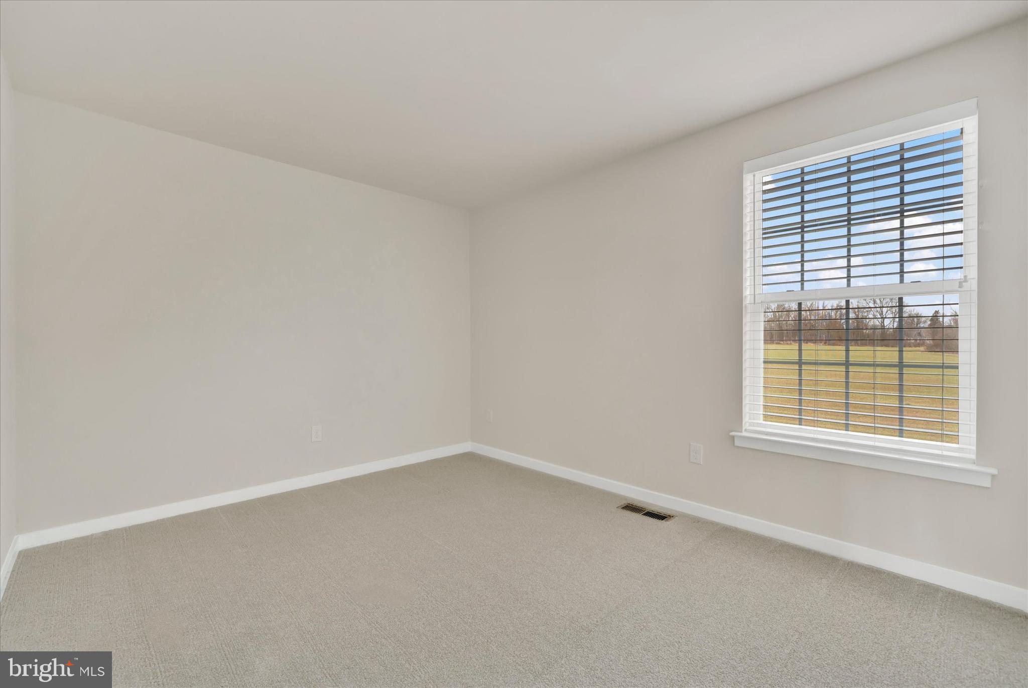 TWIN LAKES - Residential