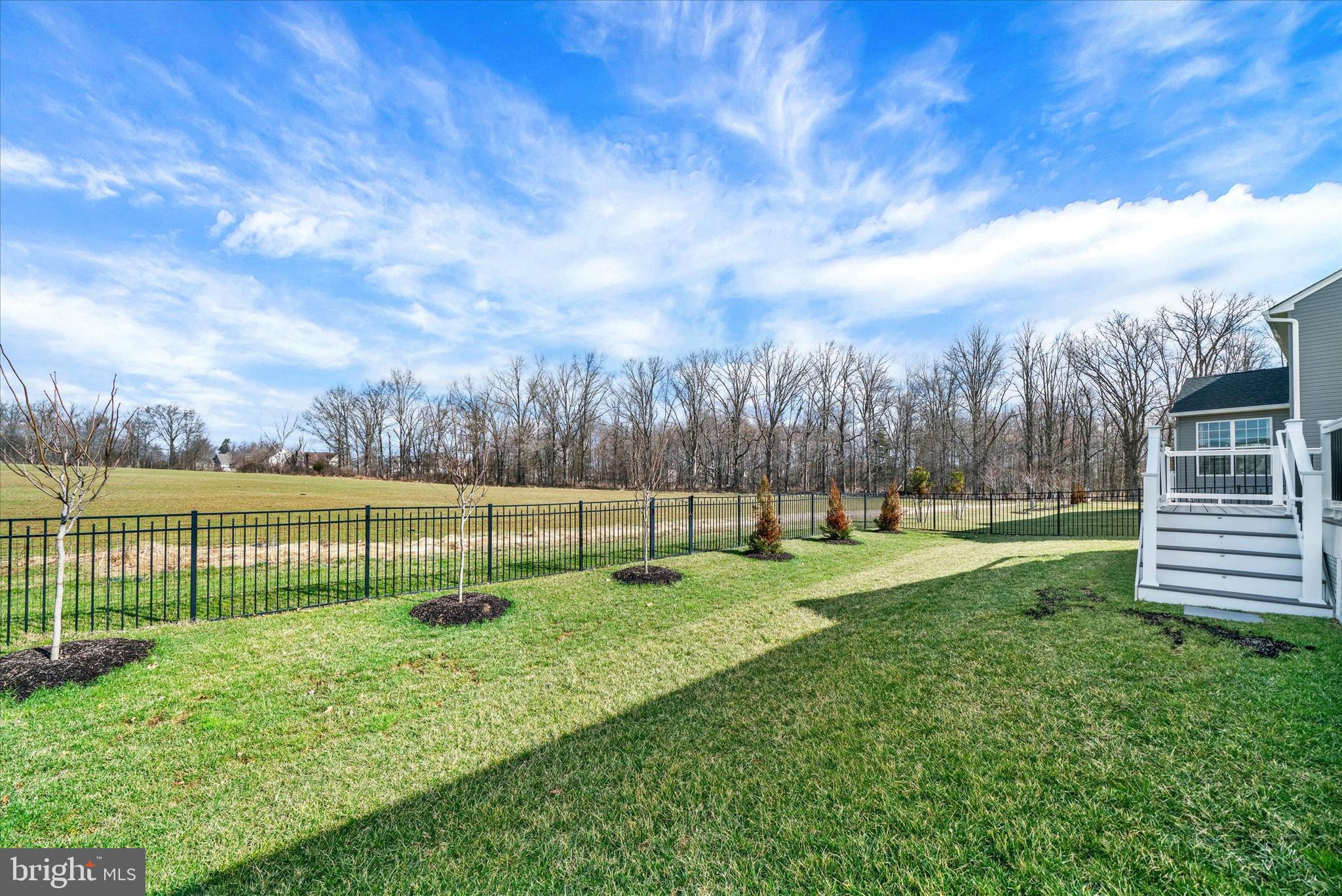 TWIN LAKES - Residential