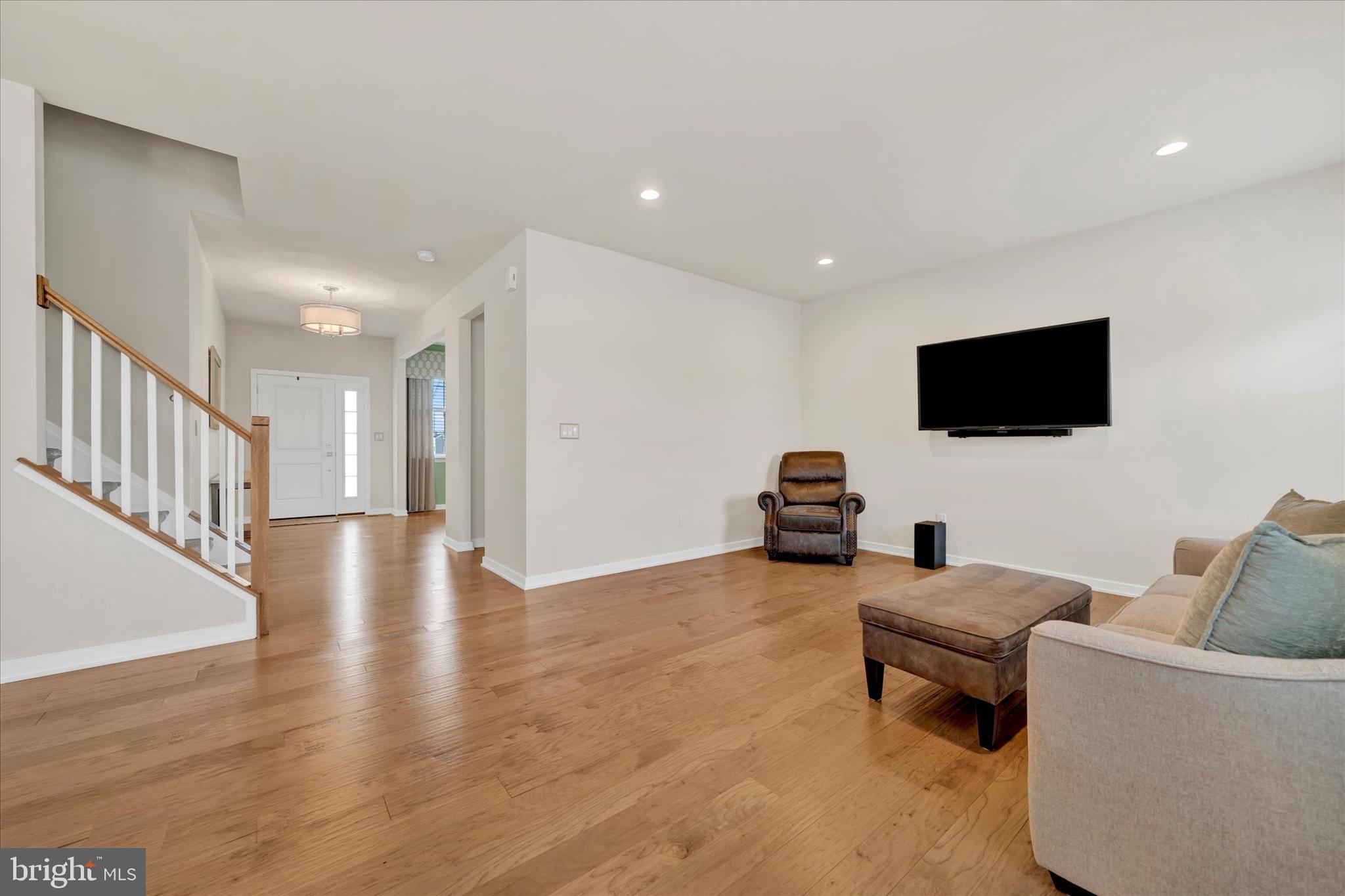 TWIN LAKES - Residential