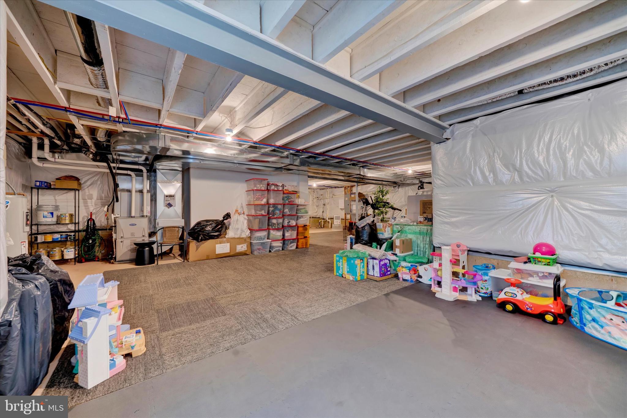 TWIN LAKES - Residential