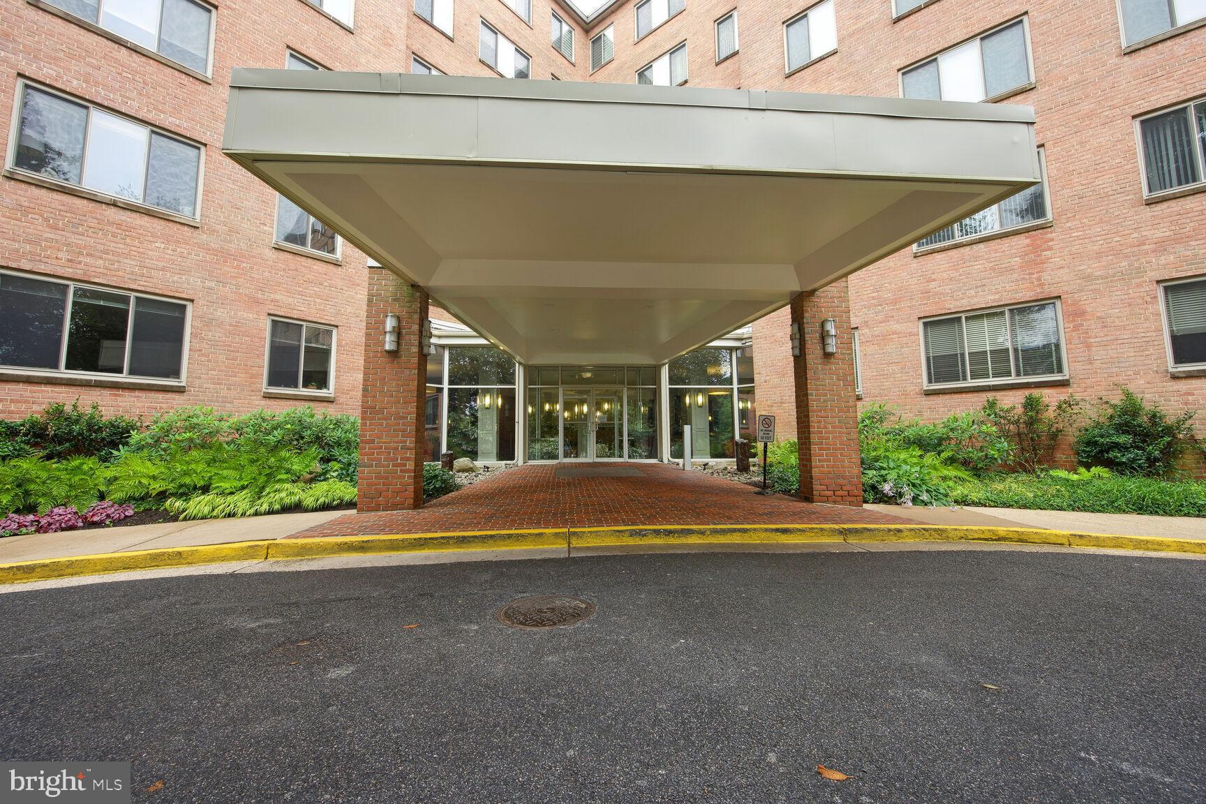 LYON VILLAGE - Residential