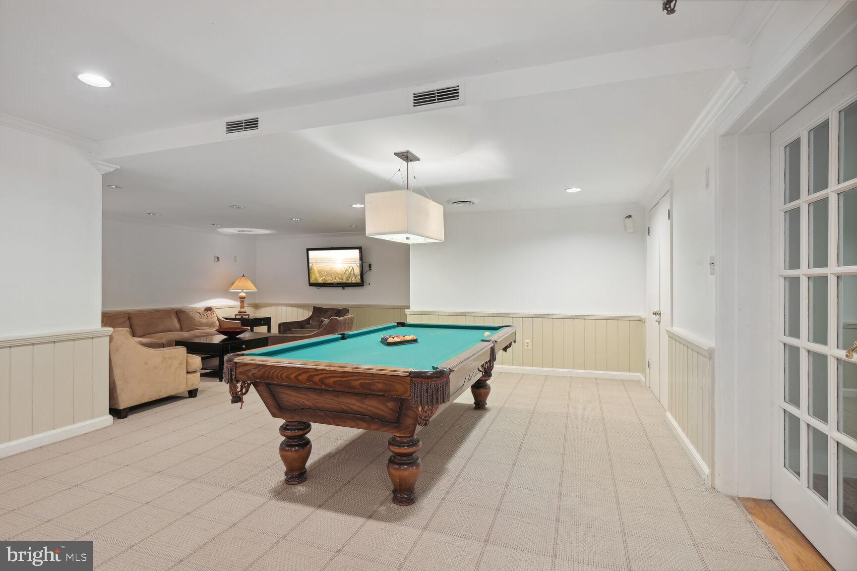 LYON VILLAGE - Residential