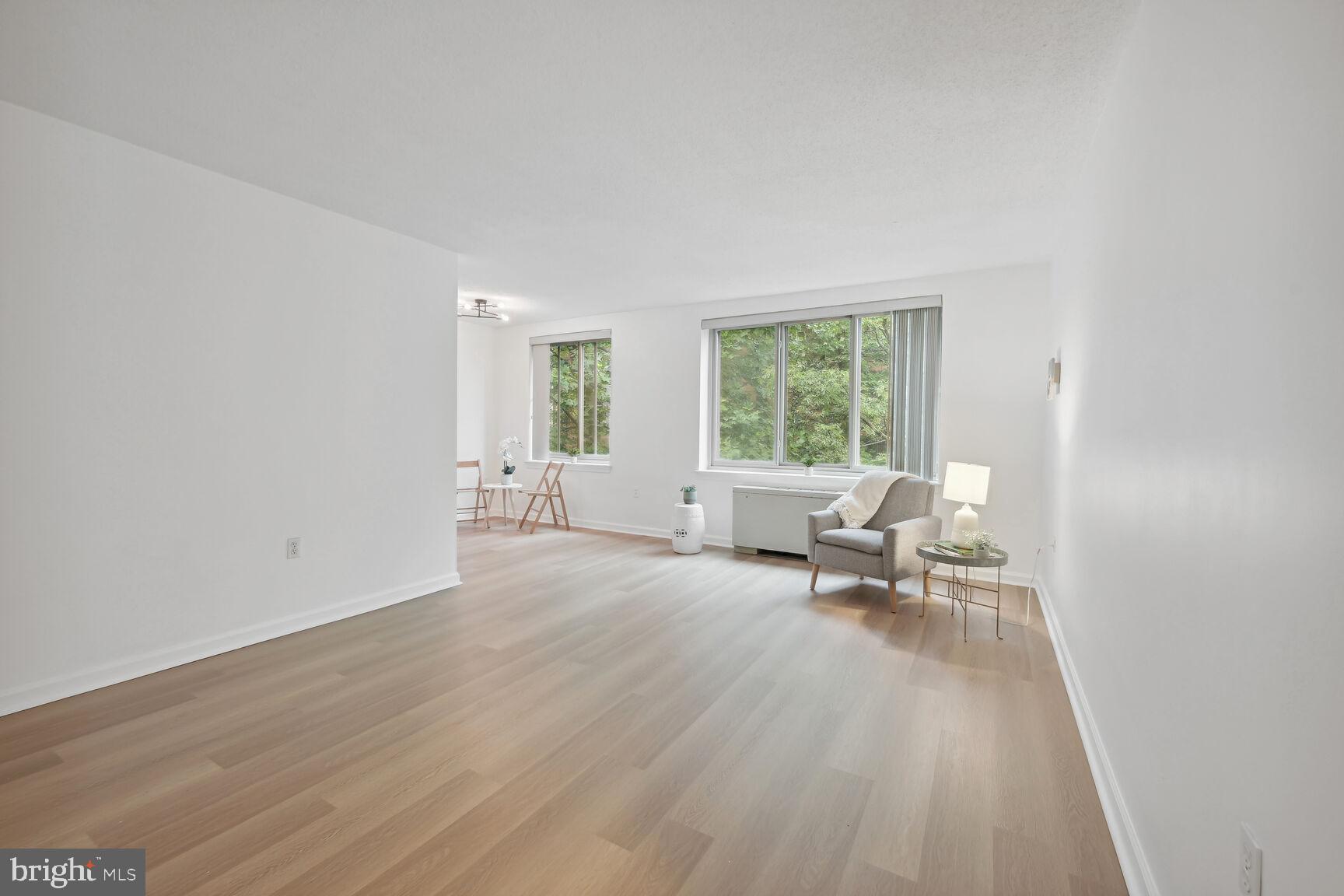 LYON VILLAGE - Residential