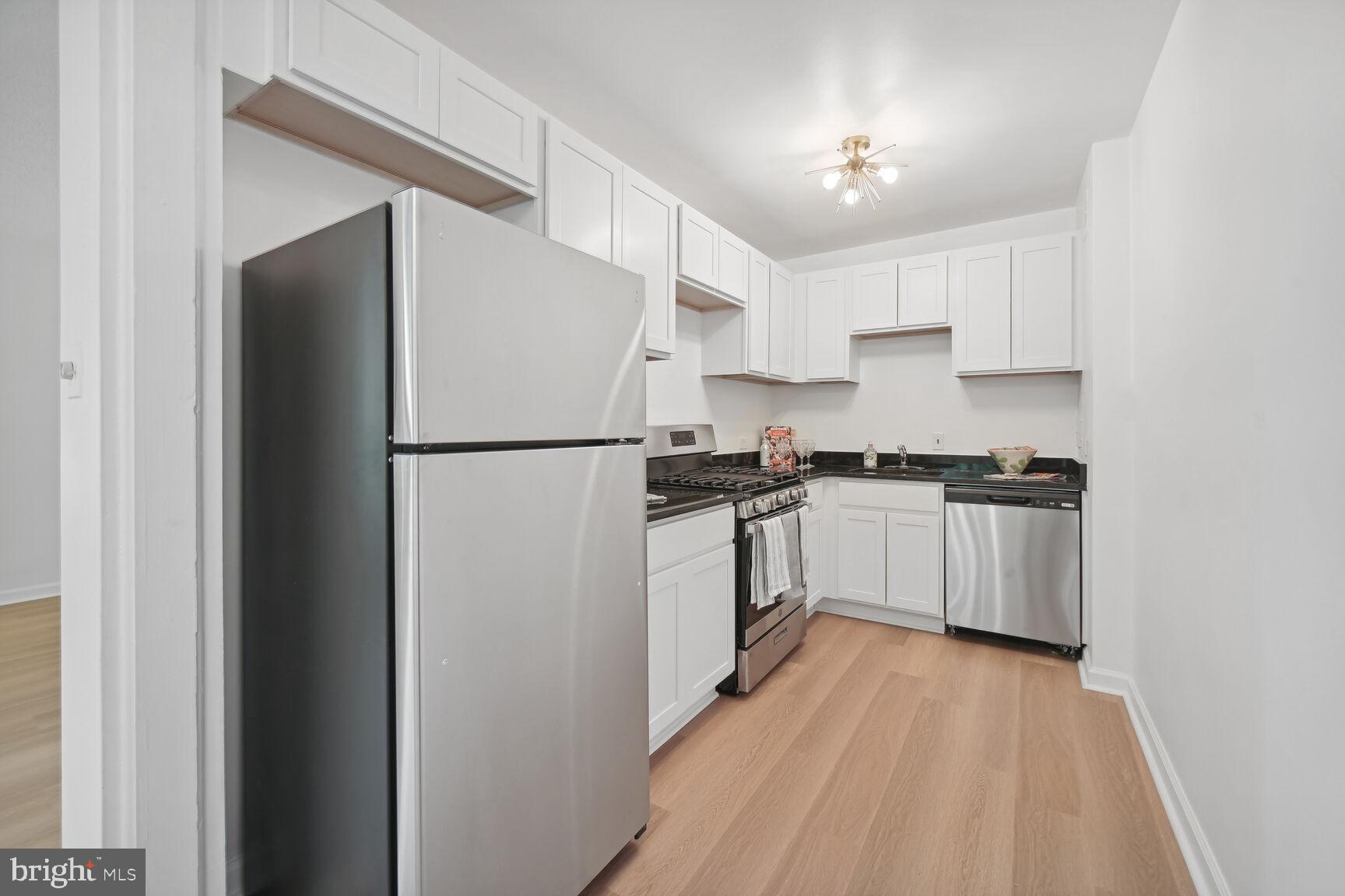 LYON VILLAGE - Residential