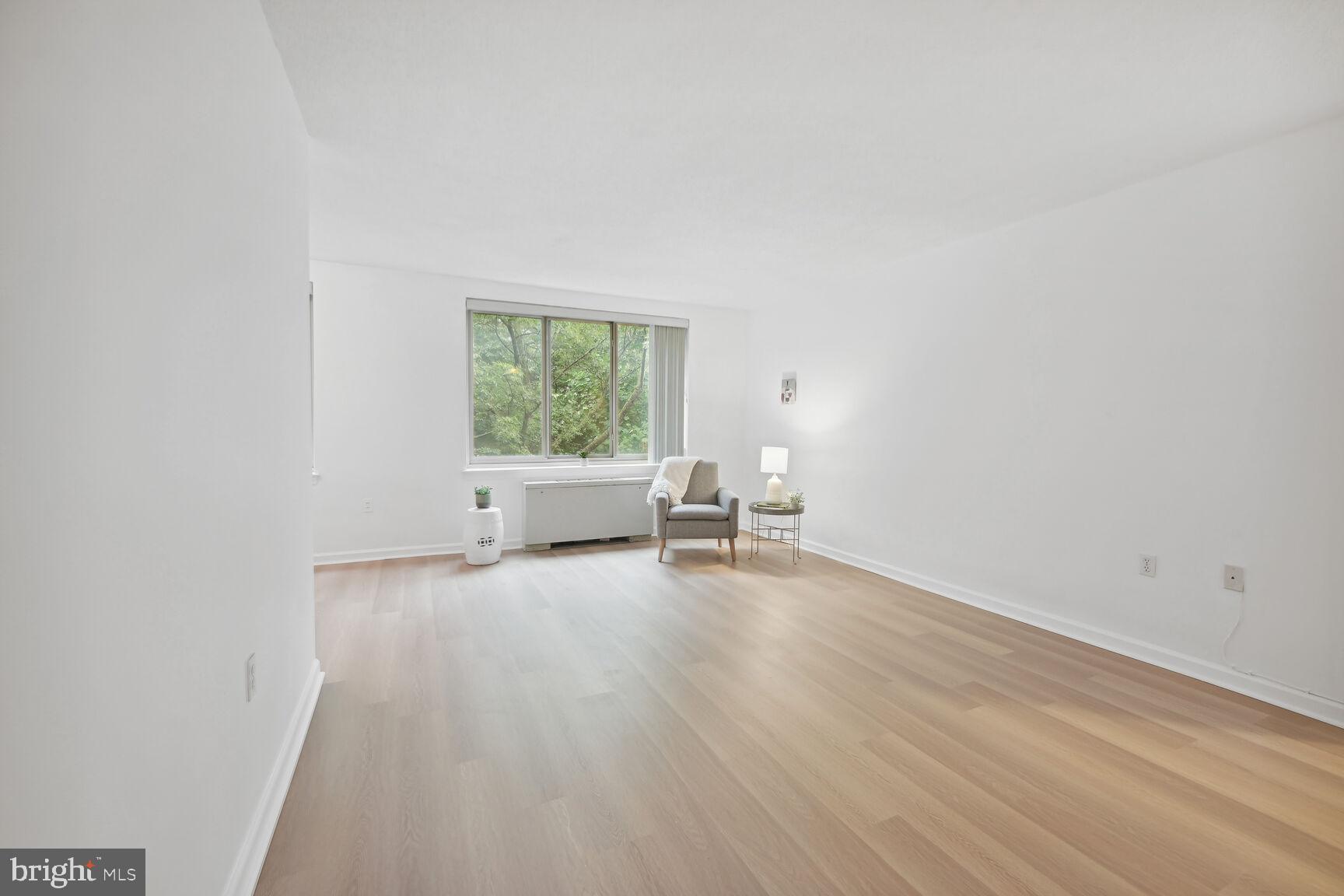 LYON VILLAGE - Residential