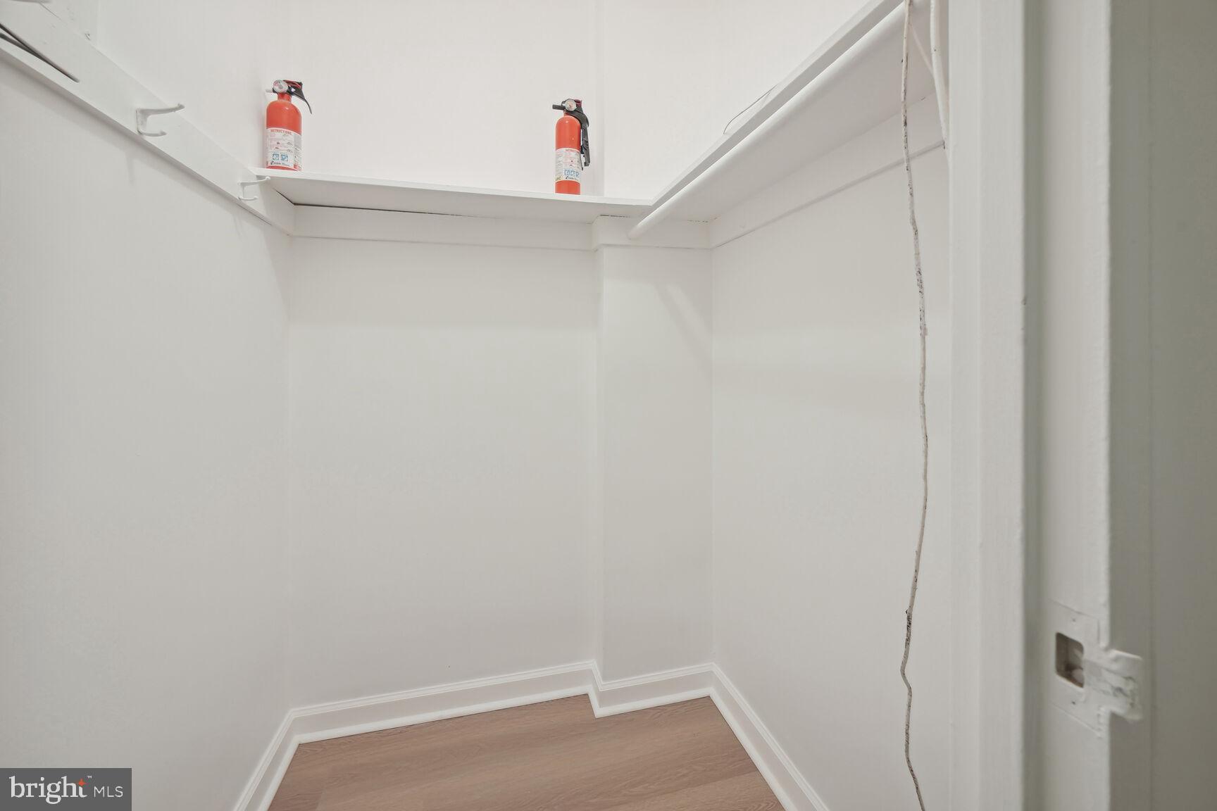 LYON VILLAGE - Residential