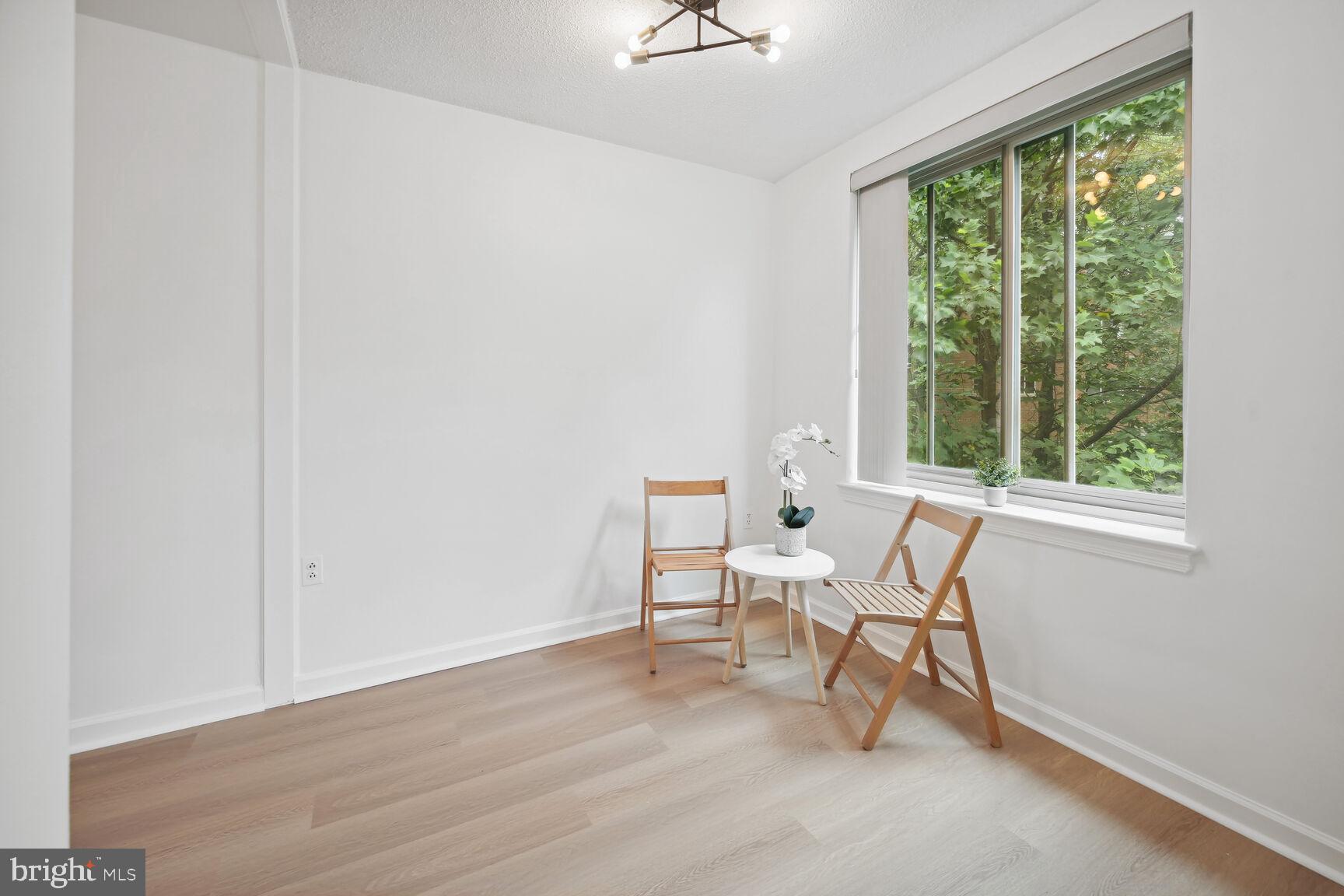 LYON VILLAGE - Residential