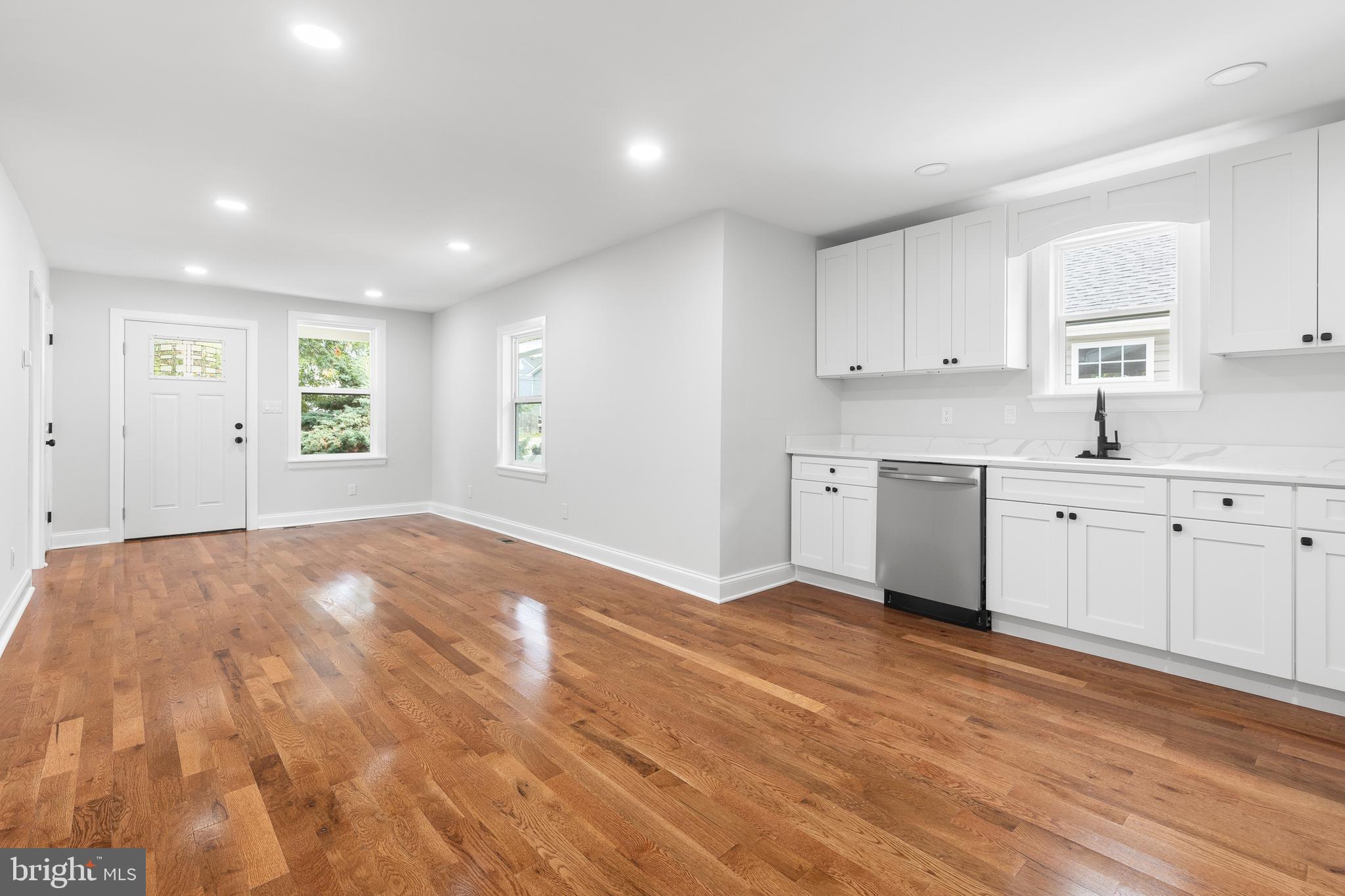 WHITE HOUSE HEIGHTS - Residential