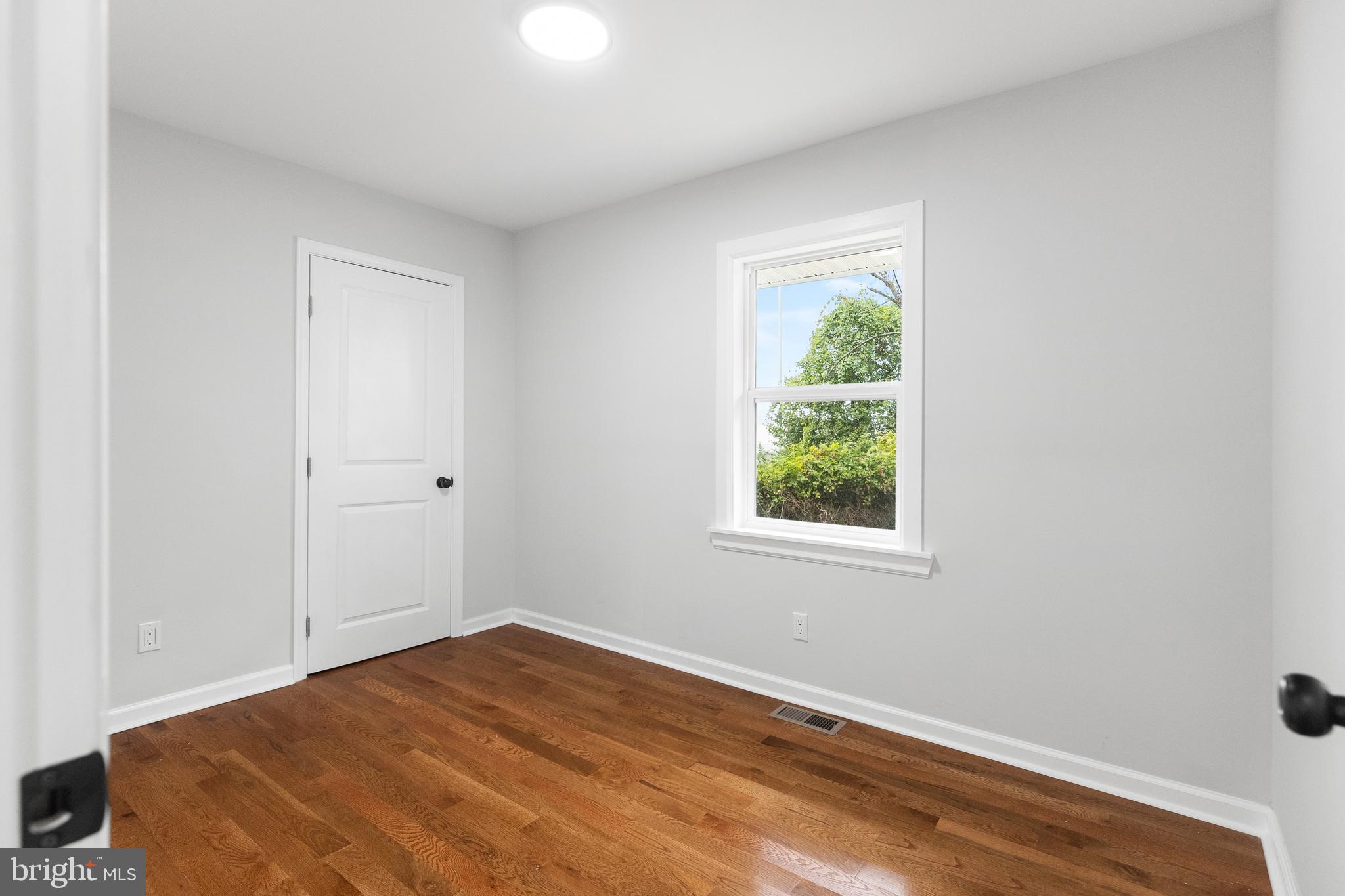 WHITE HOUSE HEIGHTS - Residential