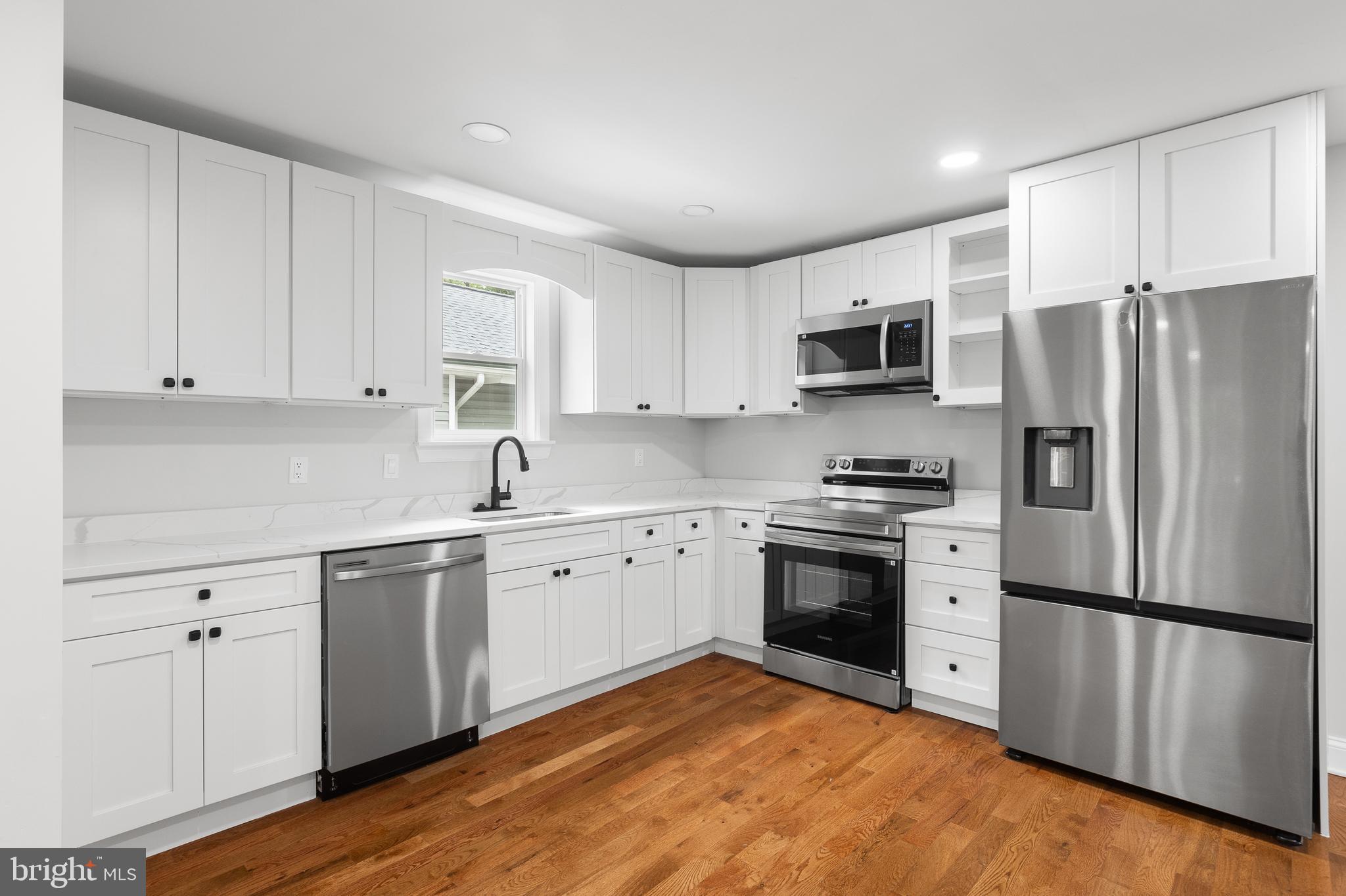 WHITE HOUSE HEIGHTS - Residential