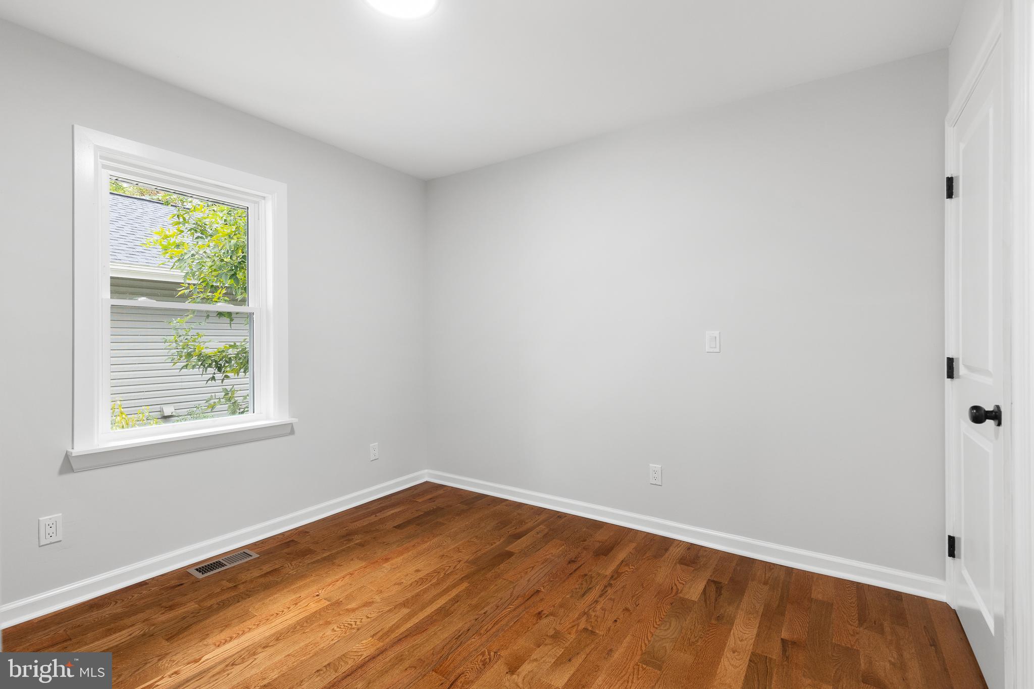 WHITE HOUSE HEIGHTS - Residential