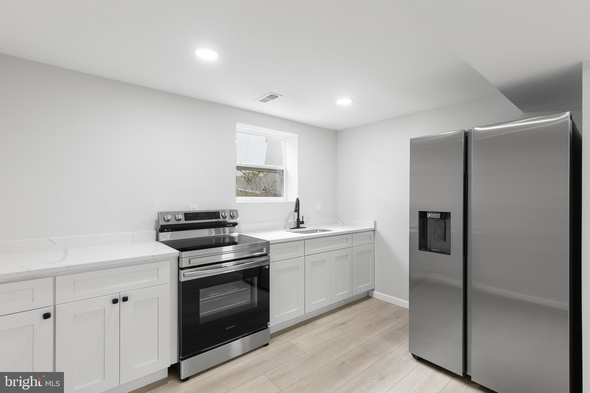 WHITE HOUSE HEIGHTS - Residential