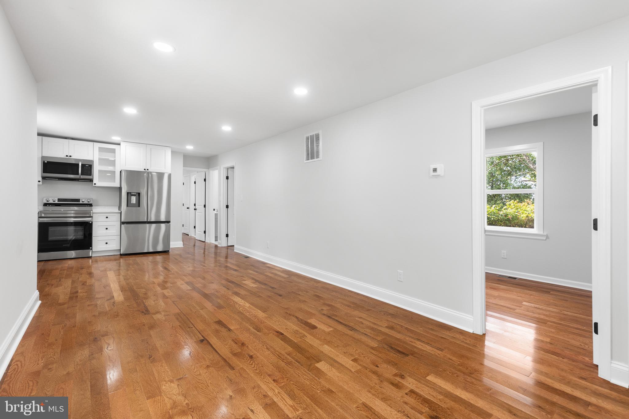 WHITE HOUSE HEIGHTS - Residential