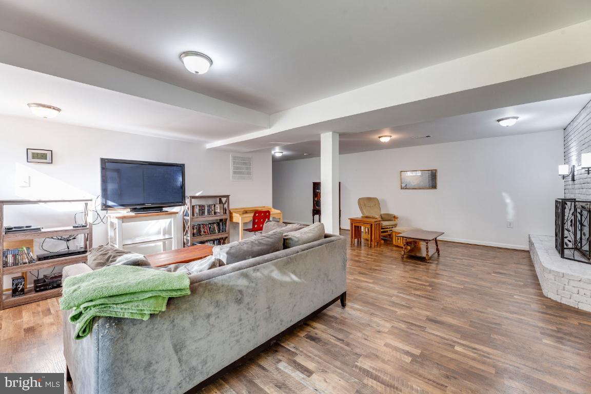 ROLLING VALLEY - Residential