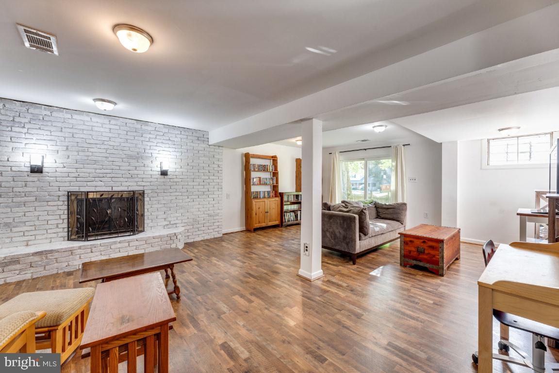 ROLLING VALLEY - Residential