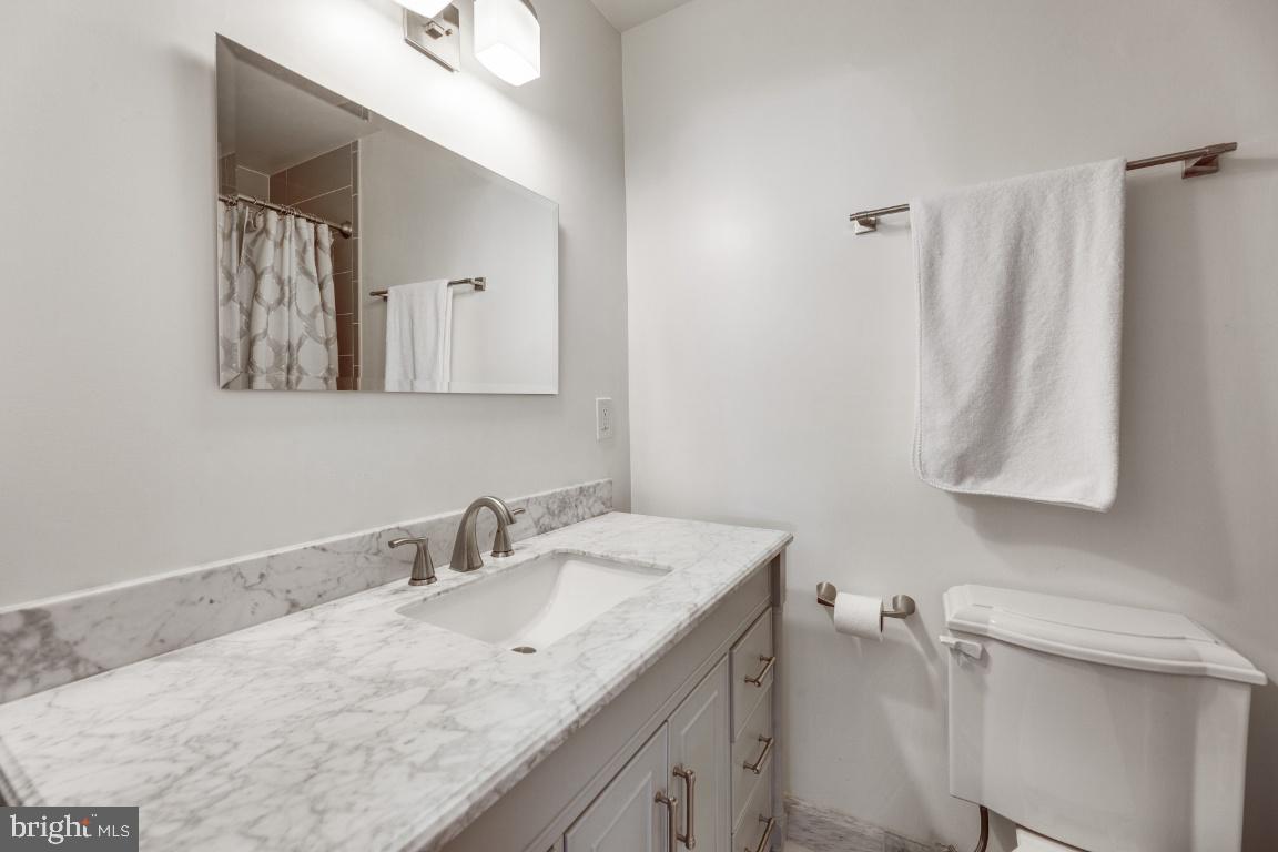 ROLLING VALLEY - Residential