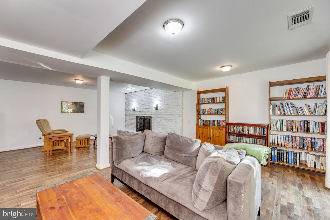 ROLLING VALLEY - Residential