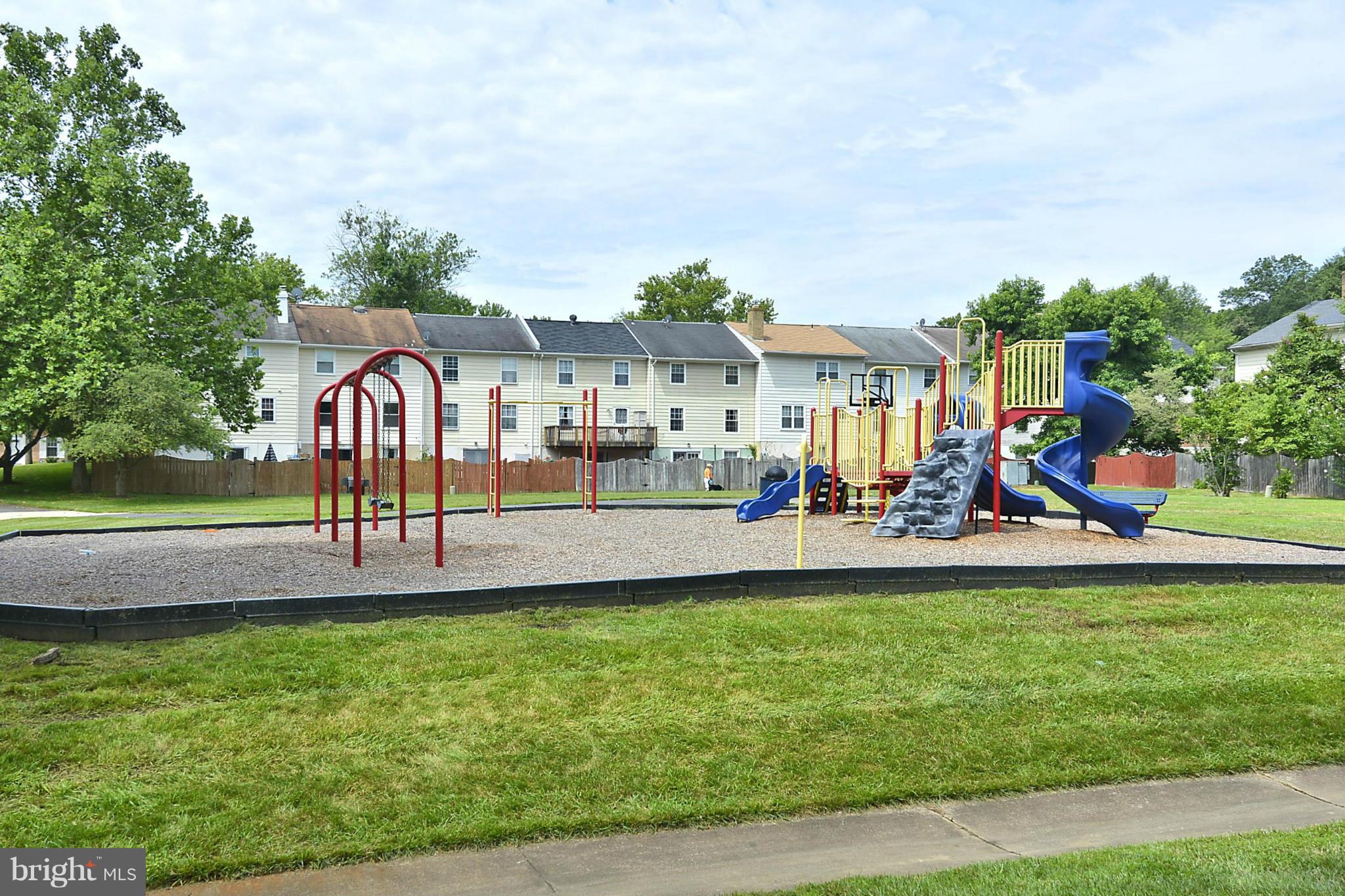 HERITAGE SQUARE - Residential