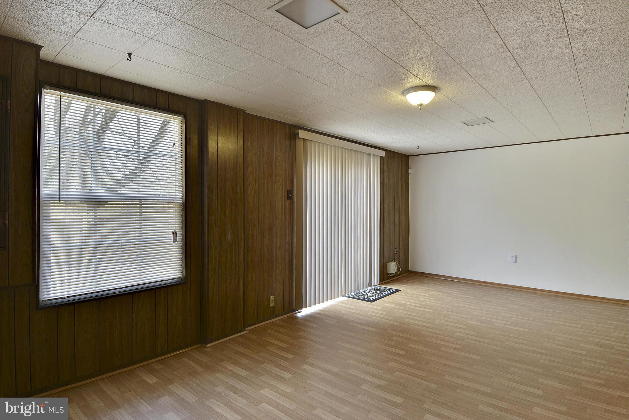 HERITAGE SQUARE - Residential