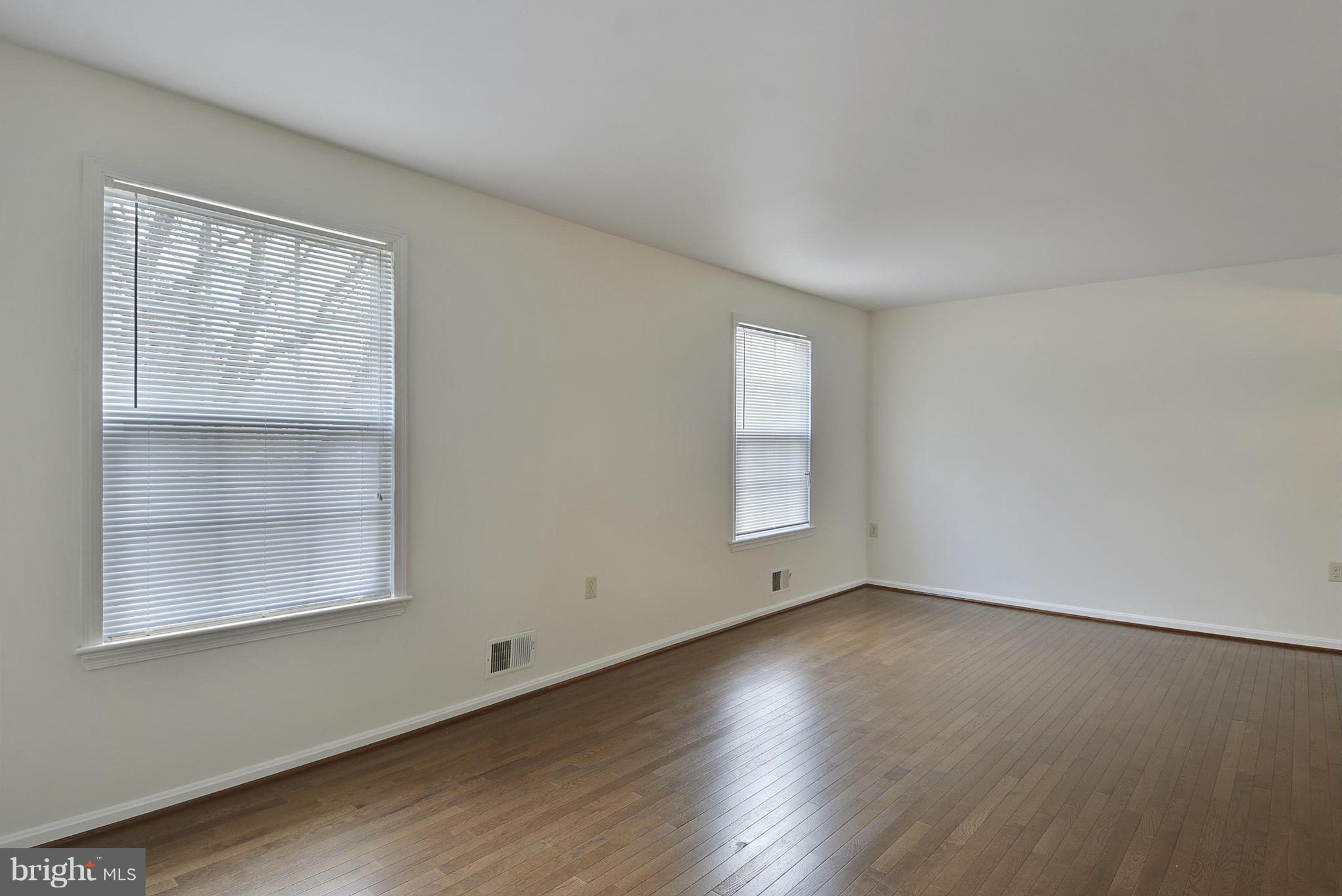 HERITAGE SQUARE - Residential