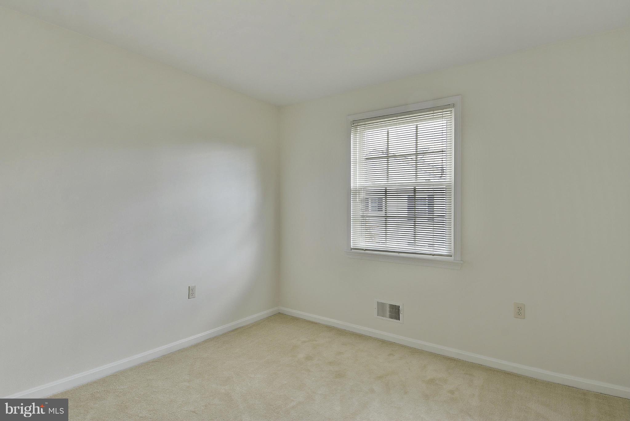 HERITAGE SQUARE - Residential