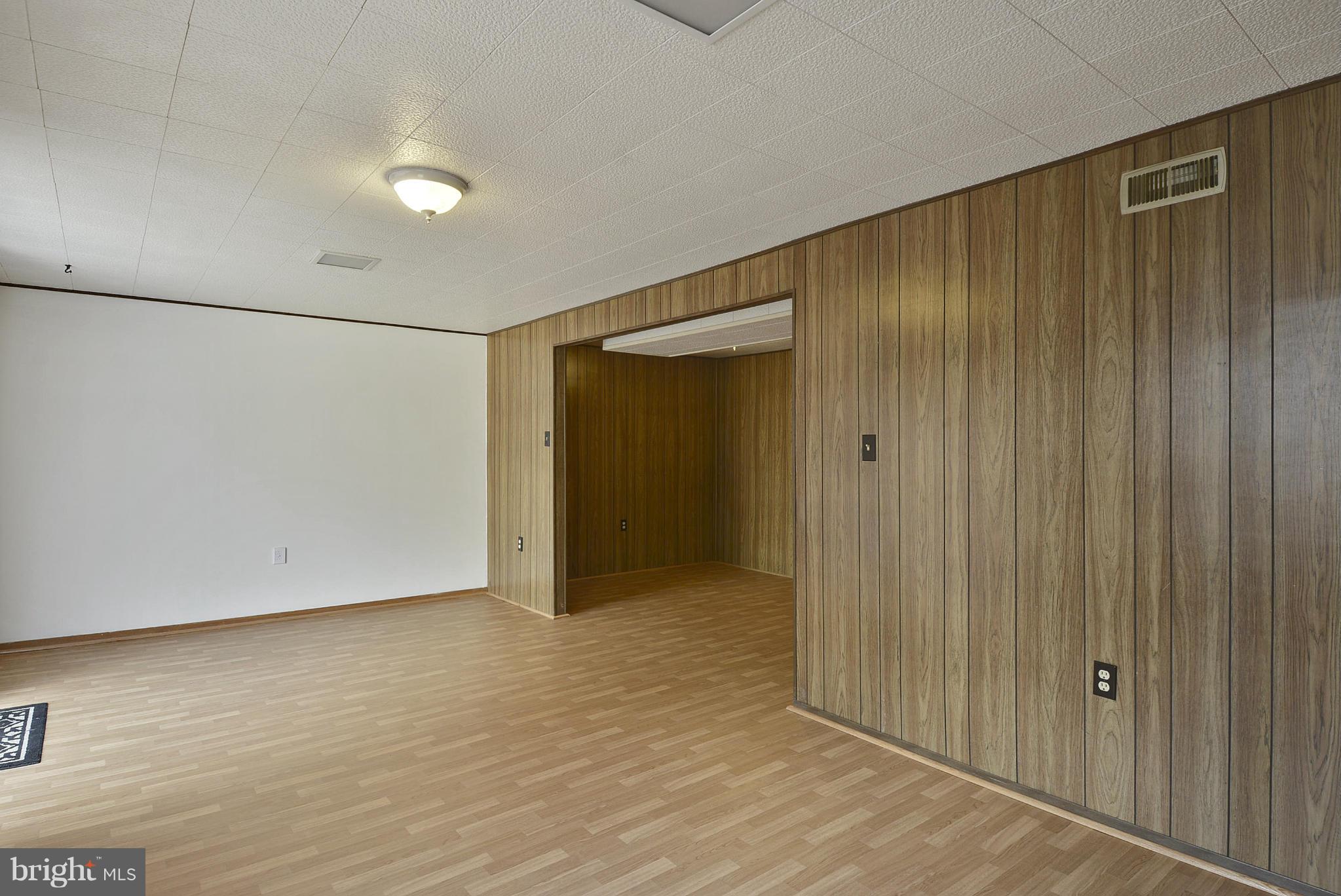 HERITAGE SQUARE - Residential