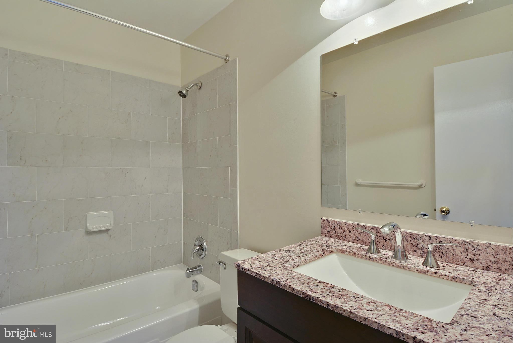 HERITAGE SQUARE - Residential