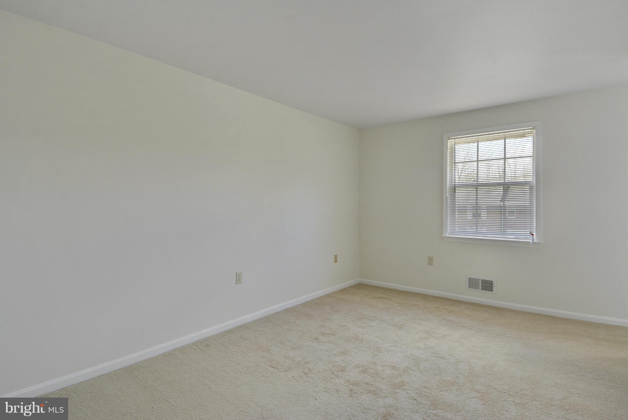 HERITAGE SQUARE - Residential