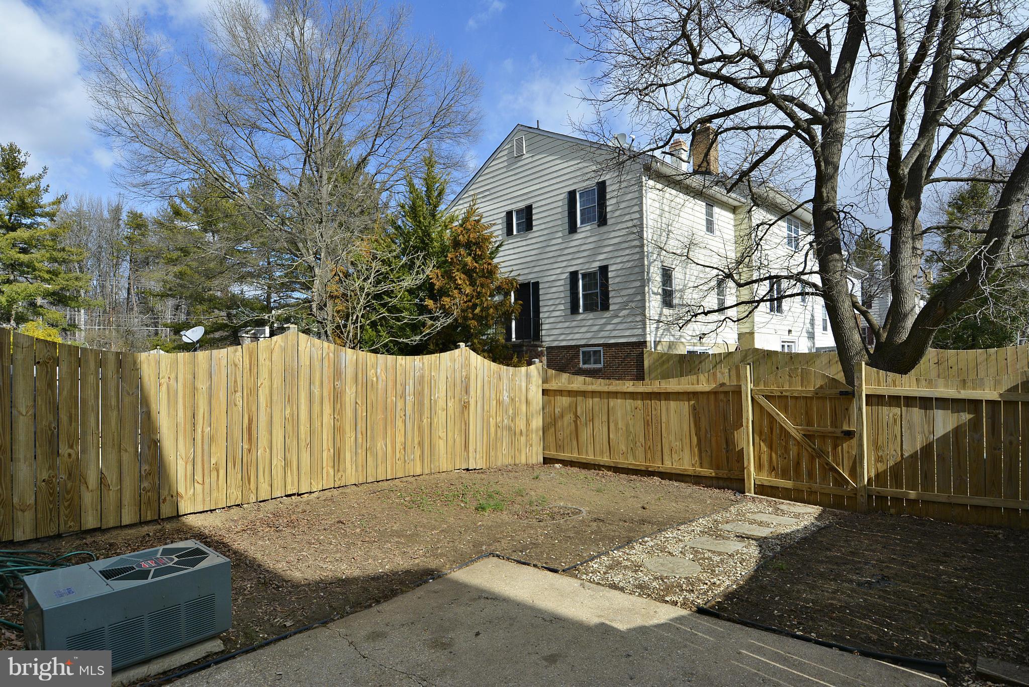 HERITAGE SQUARE - Residential