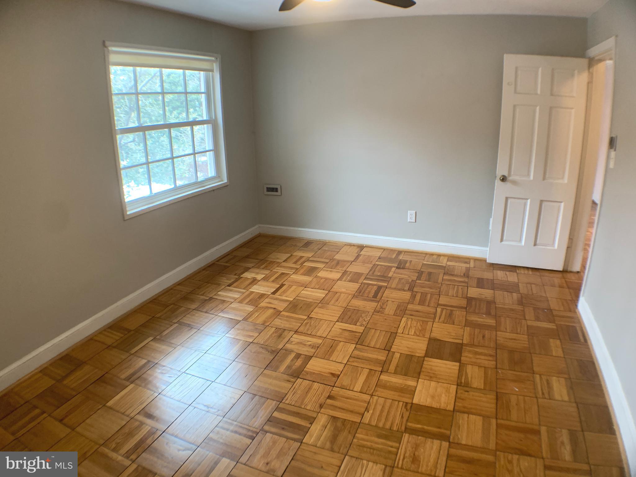 POTOWMACK CROSSING - Residential Lease