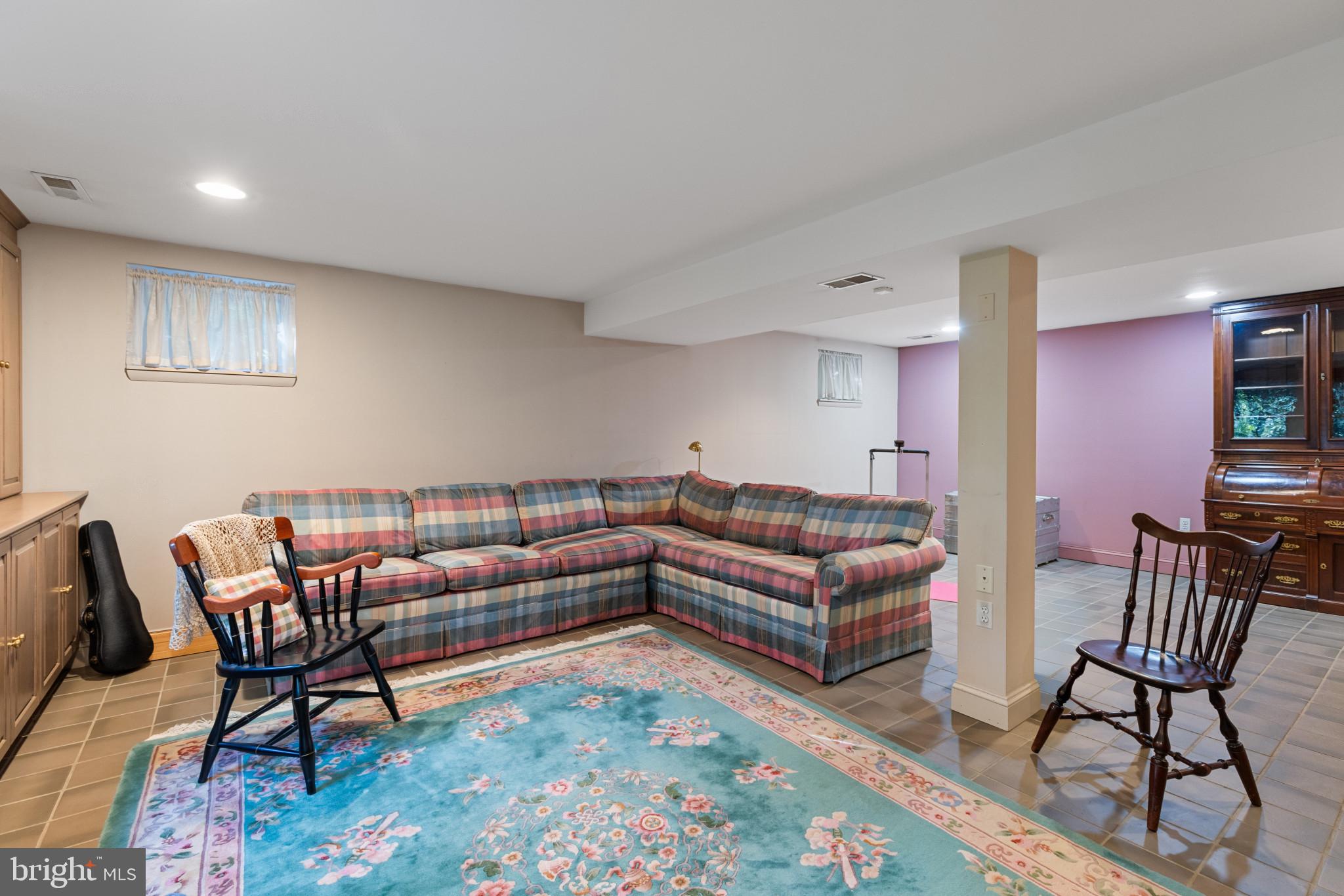 ELKRIDGE HEIGHTS - Residential