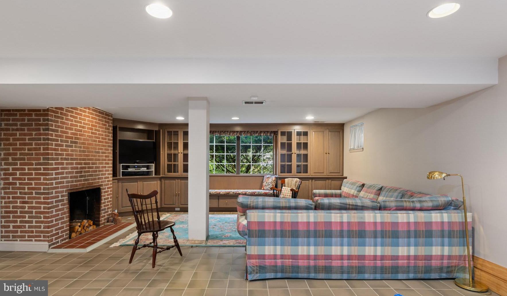 ELKRIDGE HEIGHTS - Residential