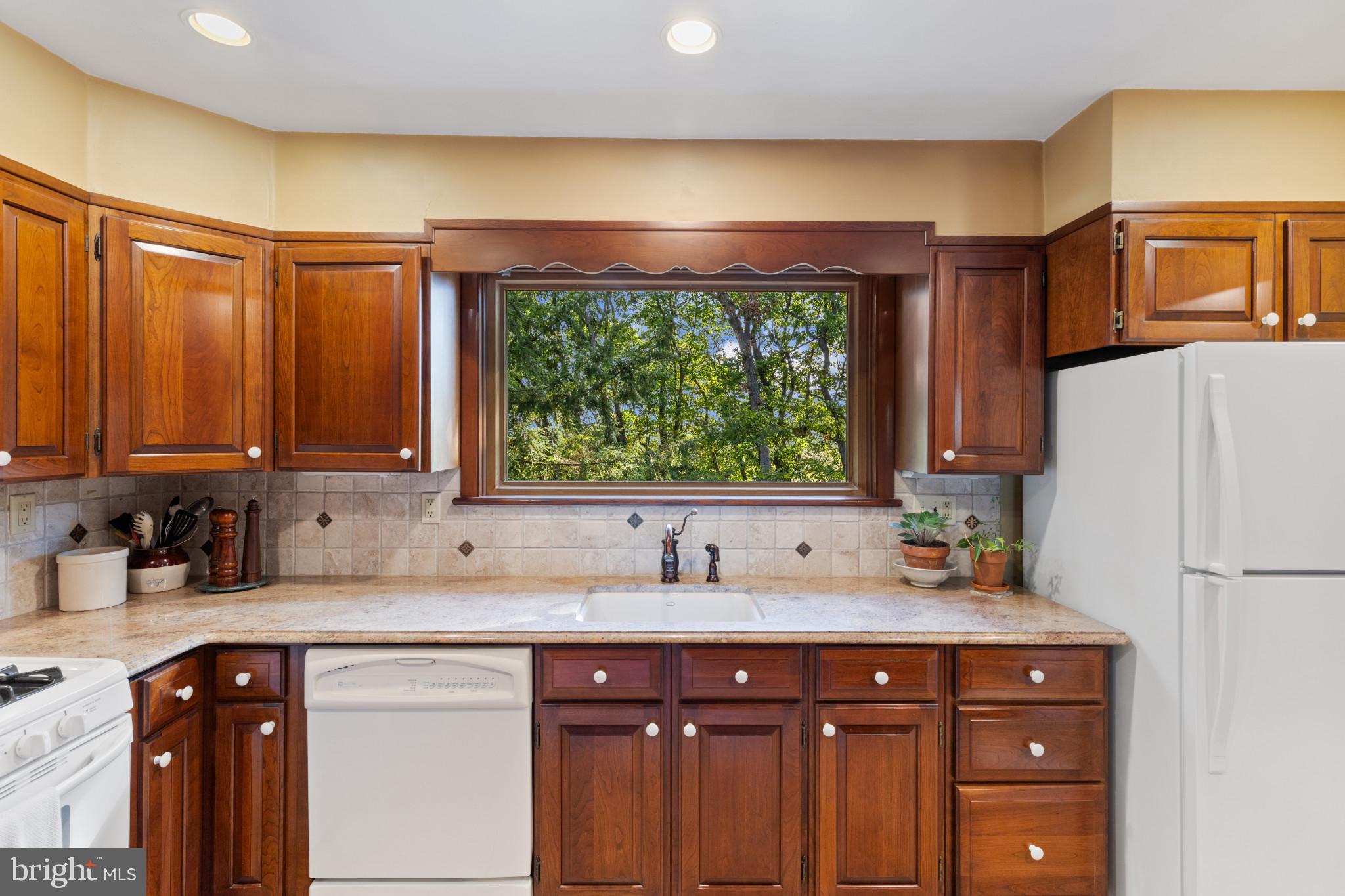 5901 RUSTIC LANE