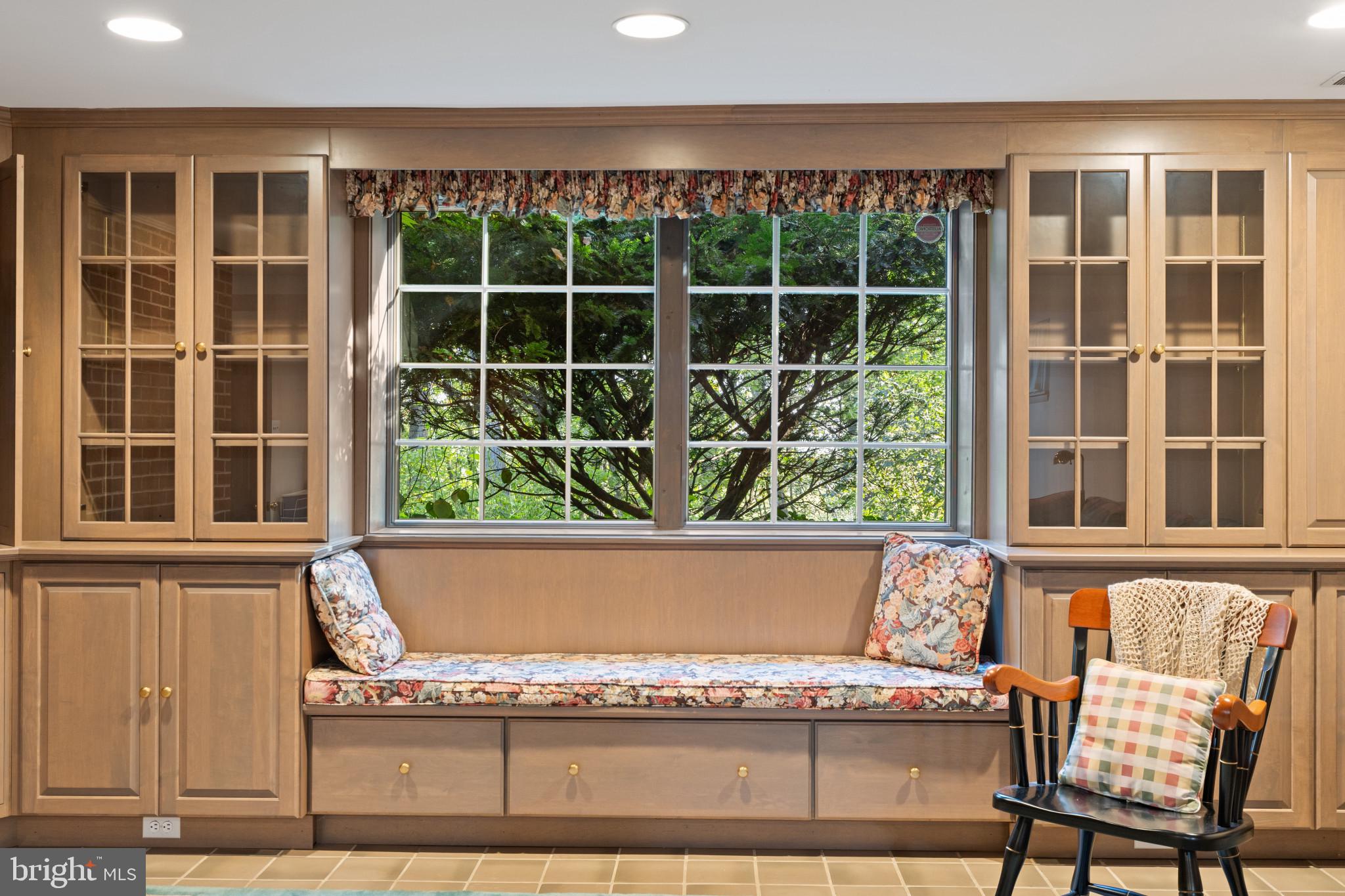 ELKRIDGE HEIGHTS - Residential