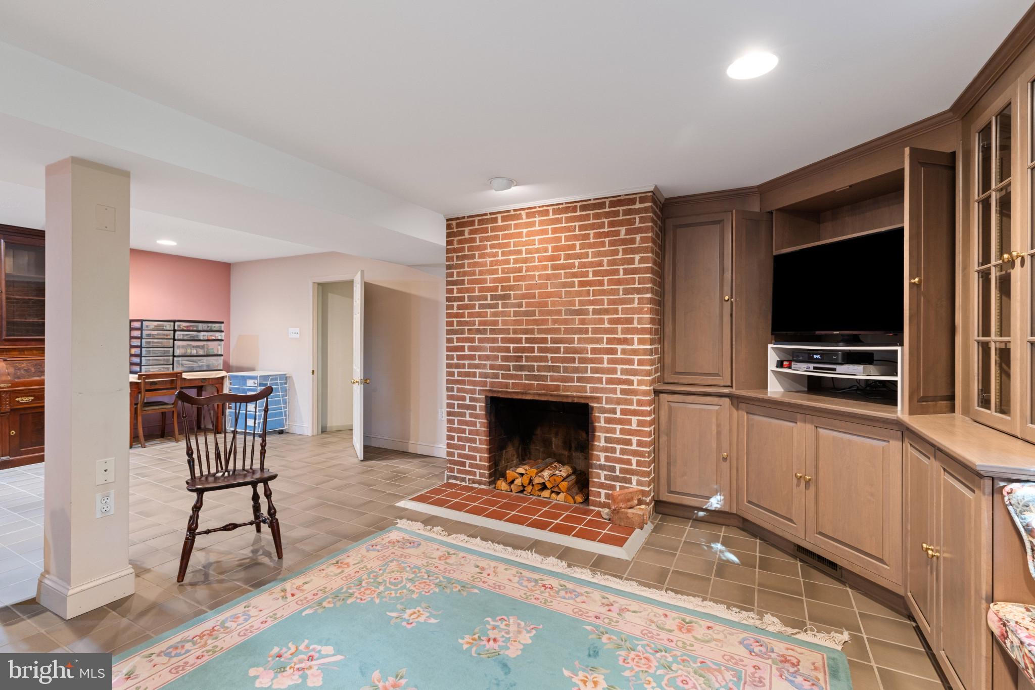 ELKRIDGE HEIGHTS - Residential