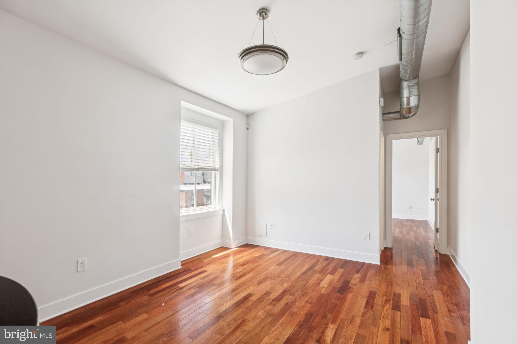 2031 PINE STREET 5