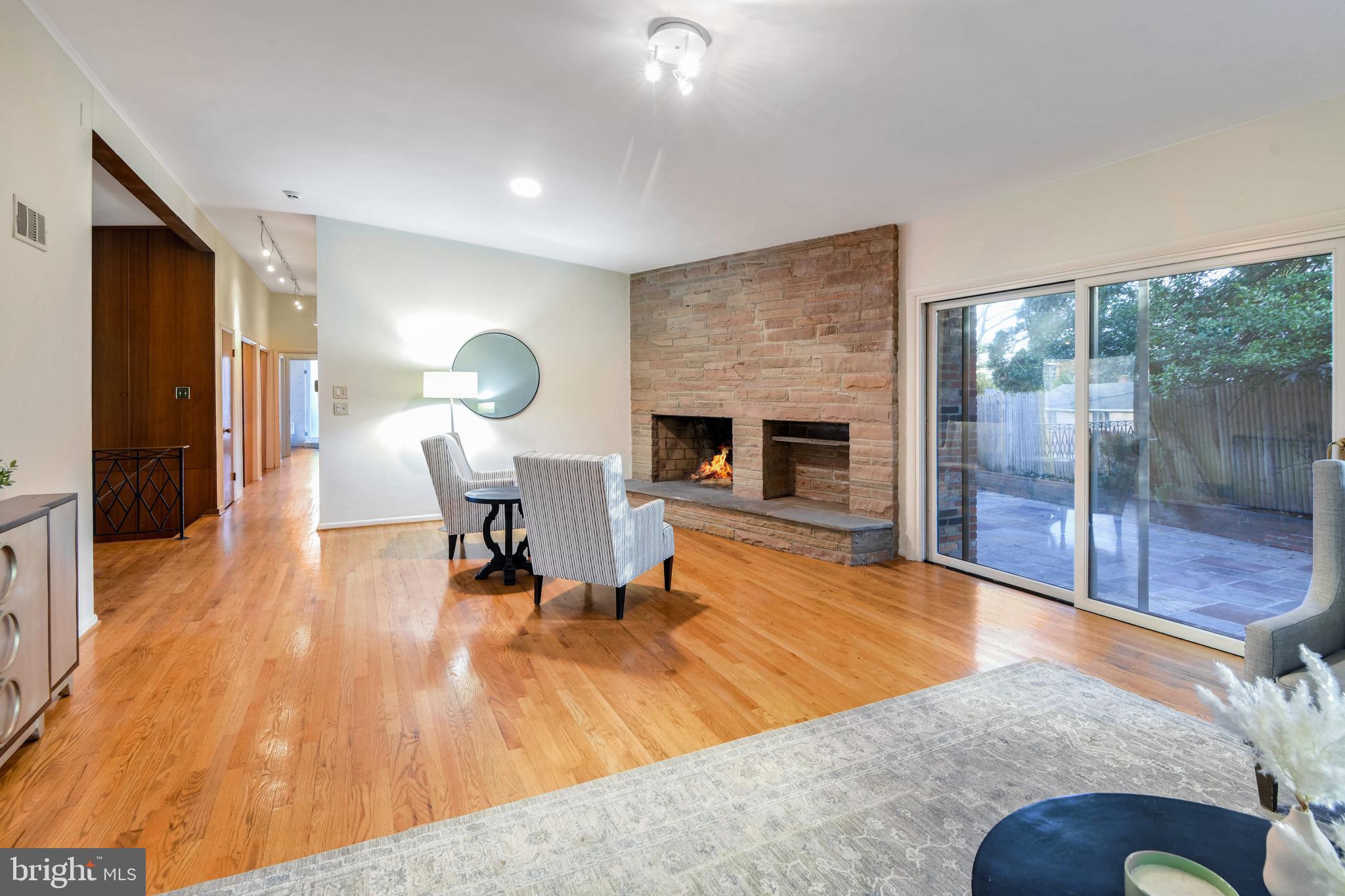 HIGH POINT - Residential