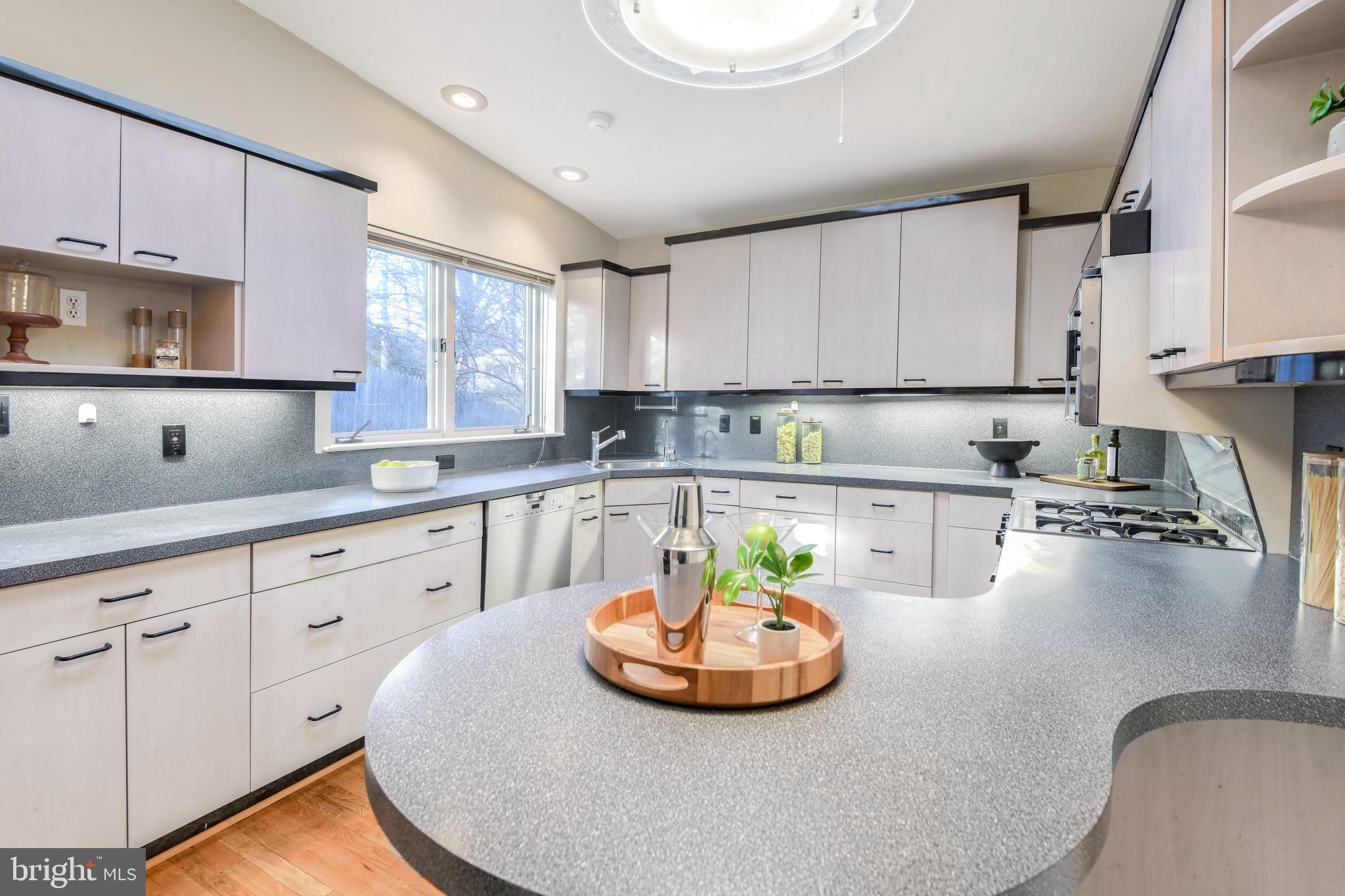 HIGH POINT - Residential