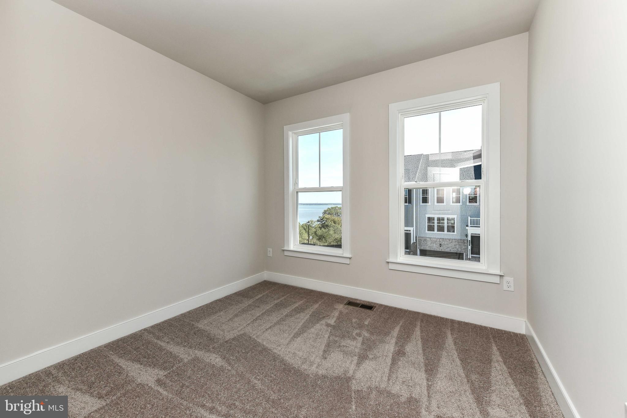 POTOMAC SHORES - Residential Lease