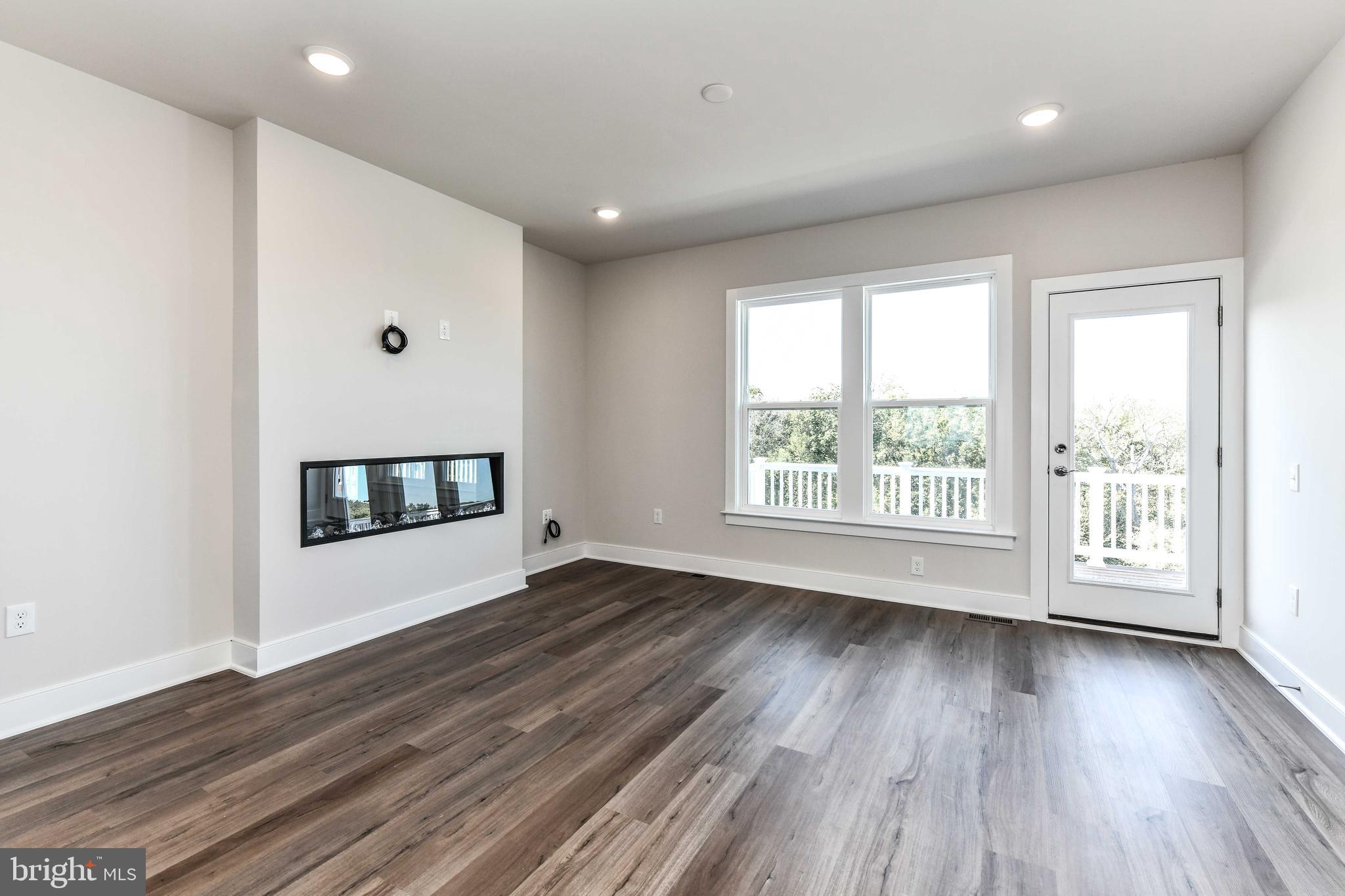 POTOMAC SHORES - Residential Lease