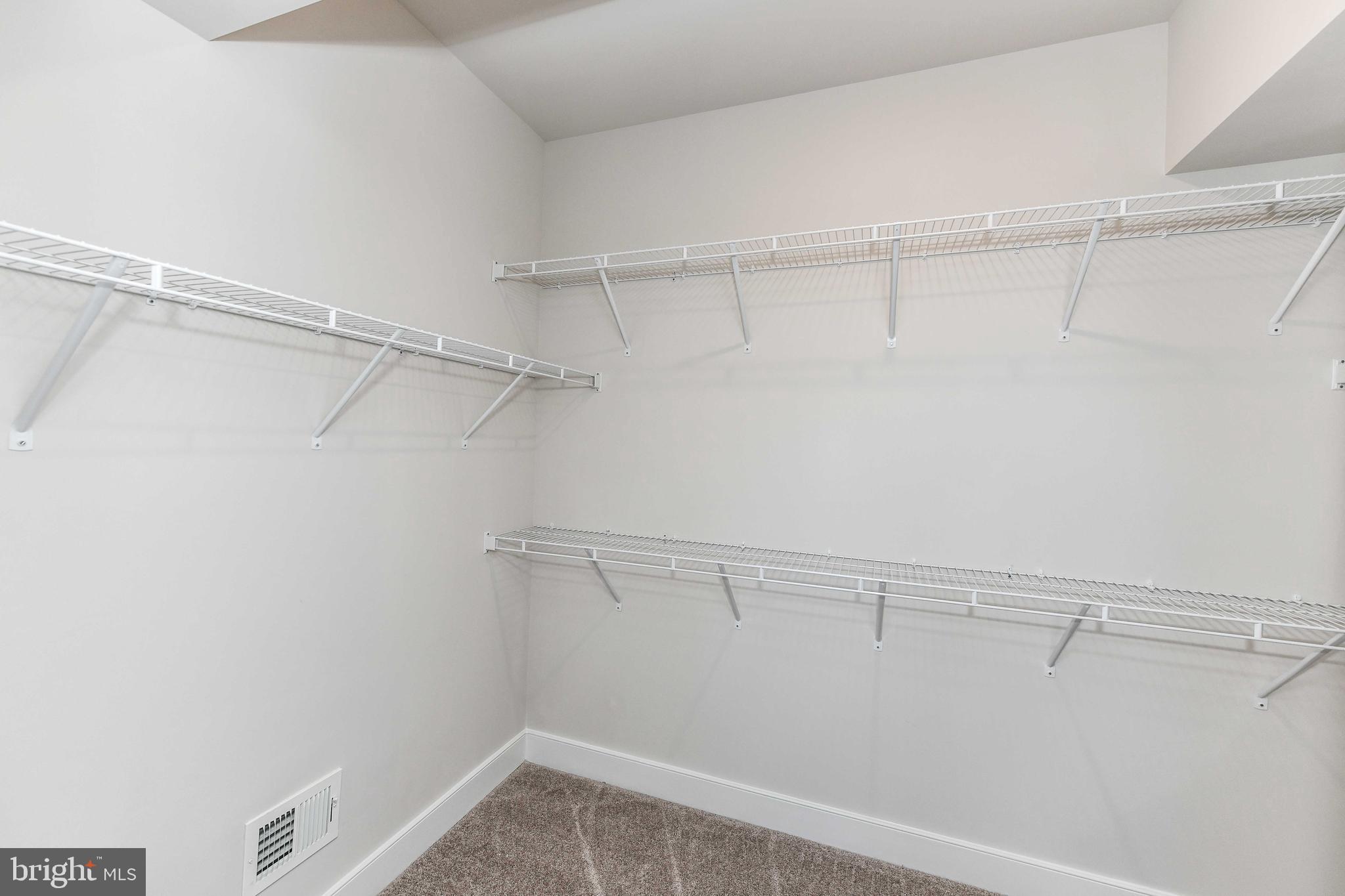 POTOMAC SHORES - Residential Lease