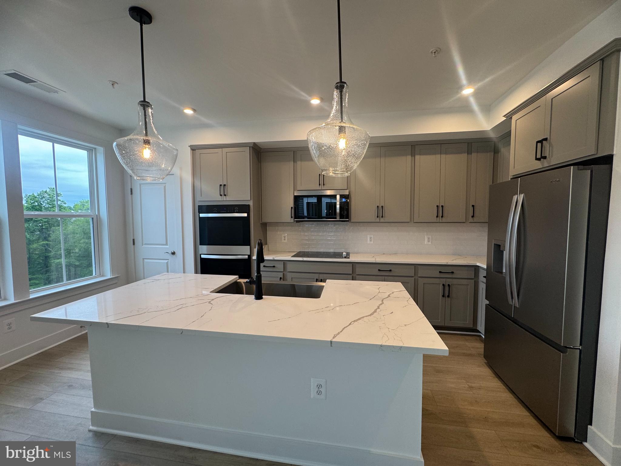 82 VALERIAN LOOP 2