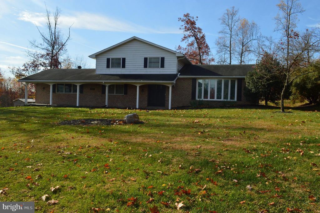 Photo of 6605 Woodland Drive, SPRING GROVE, PA 17362 (MLS # PAYK2092992)