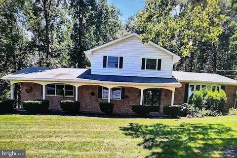 Photo of 6605 Woodland Drive, SPRING GROVE, PA 17362 (MLS # PAYK2092992)